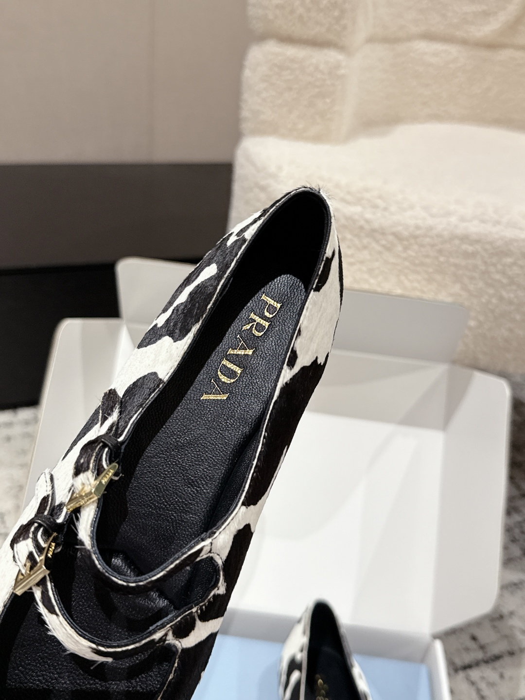 Prada Mary Jane Ballet Shoes: Top Version with Cone Heel, Horse Hair, and Sheep Inner for Comfort. Sizes 35-41. - 图片 9