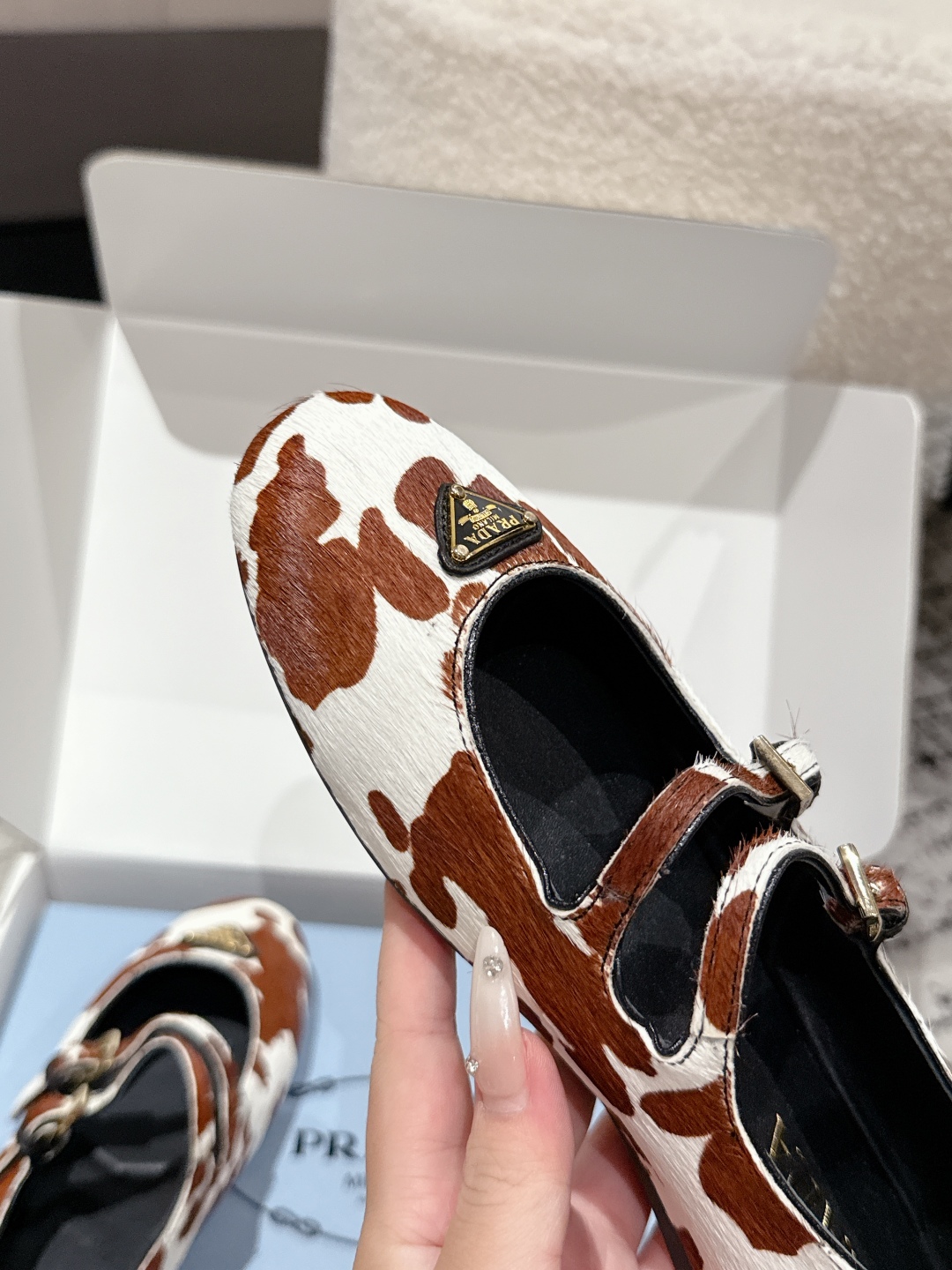 Prada Mary Jane Ballet Shoes: Top Version, White Dress, Cone Heel, Horse Hair, Sheep Inner, Rubber Sole. - 图片 6