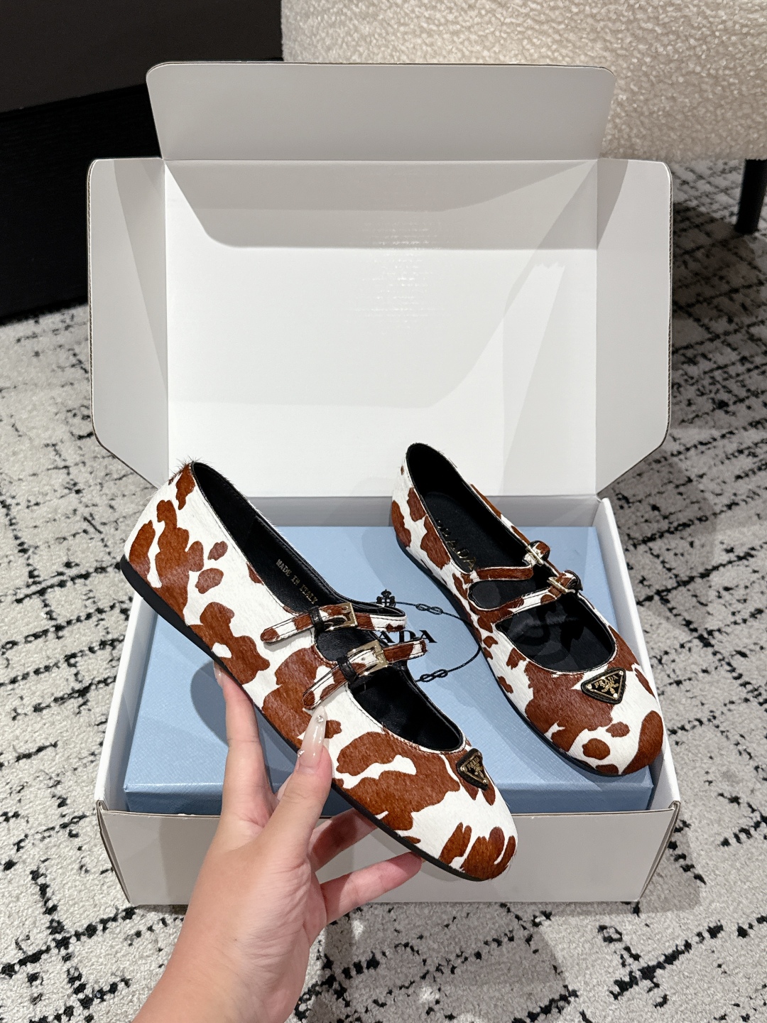 Prada Mary Jane Ballet Shoes: Top Version, White Dress, Cone Heel, Horse Hair, Sheep Inner, Rubber Sole. - 图片 5