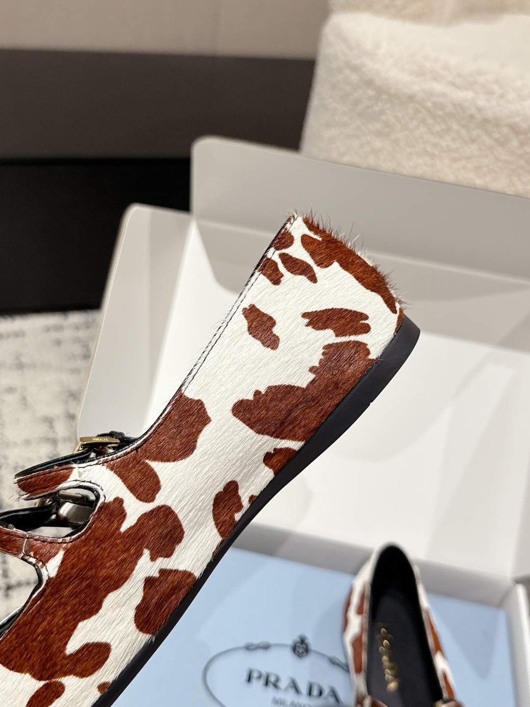 Prada Mary Jane Ballet Shoes: Top Version, White Dress, Cone Heel, Horse Hair, Sheep Inner, Rubber Sole. - 图片 7