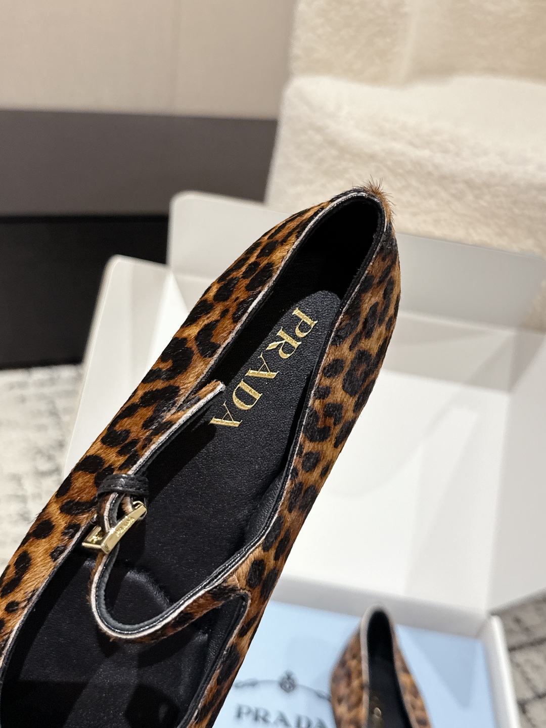 “New Prada Mary Jane Ballet Shoes: Top Version with Leather Ballerina Design, Imported Horse Hair, Comfortable Sheep Inner” - 图片 8