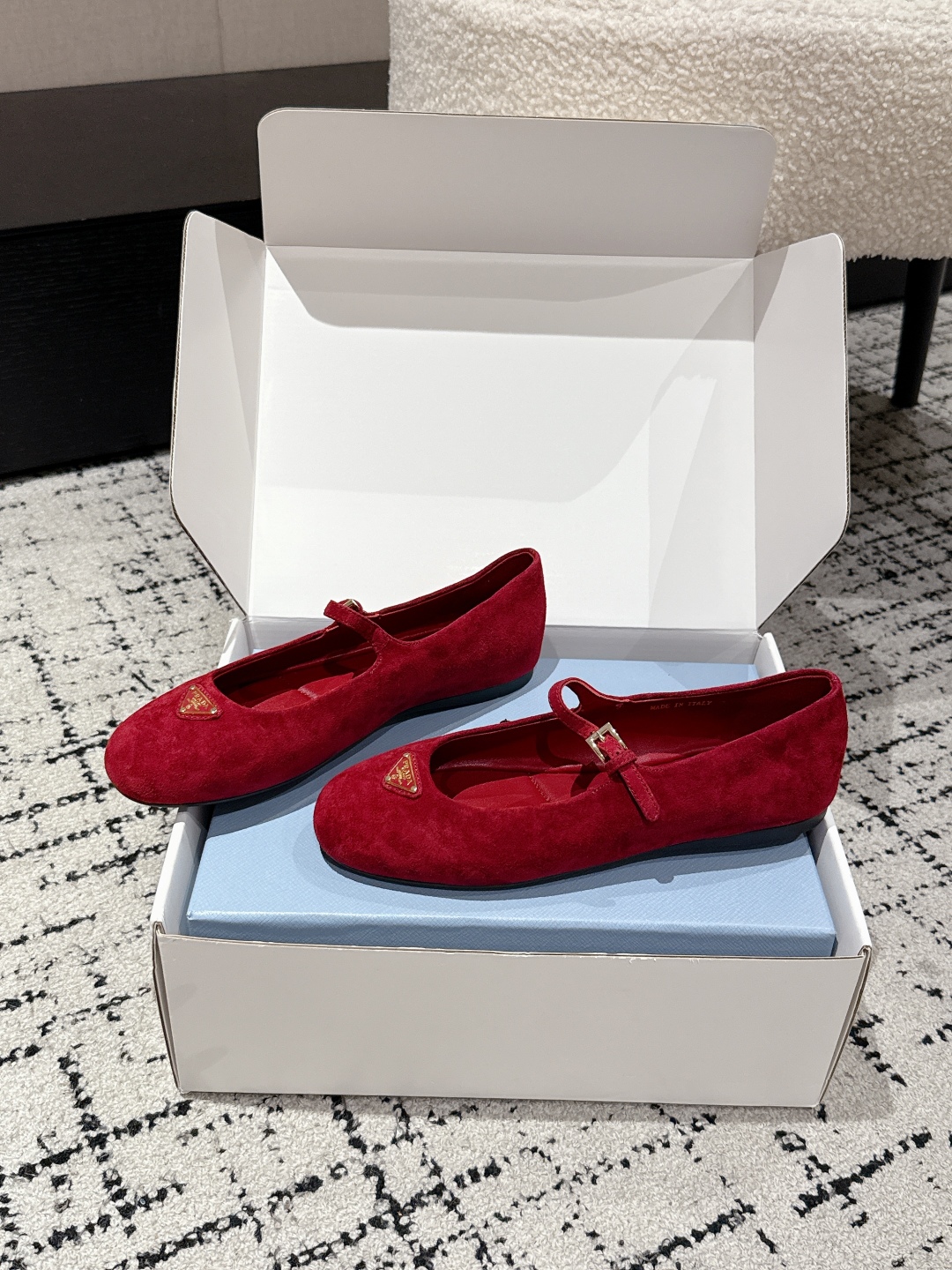 “Prada New Print Ballet Shoes: 744 Top Version, Mary Jane Flat Style, Sheep Leather, Comfortable Sole” - 图片 1