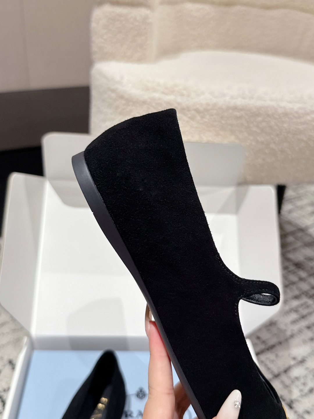 “Prada 25 New Print Ballet Shoes: Sana’s Milan Show Look with Comfortable Sheep Inner, Size 35-41” - 图片 8