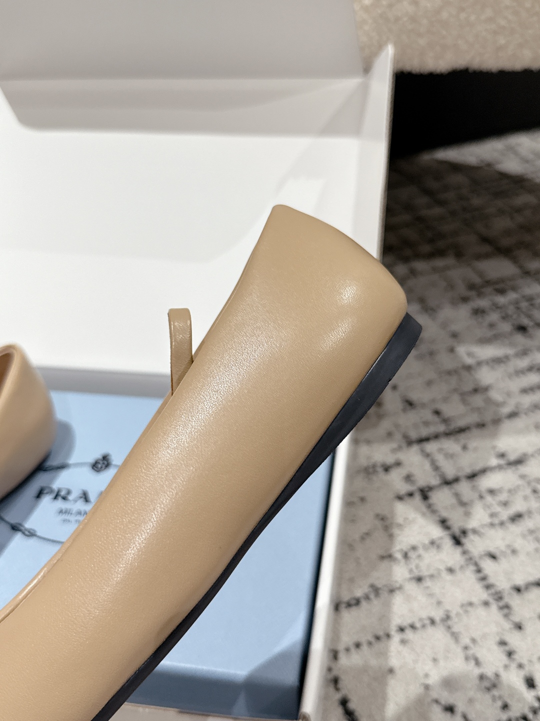 Prada New Collection: 25 Mary Jane Ballet Flat Shoes Review and Details - 图片 7