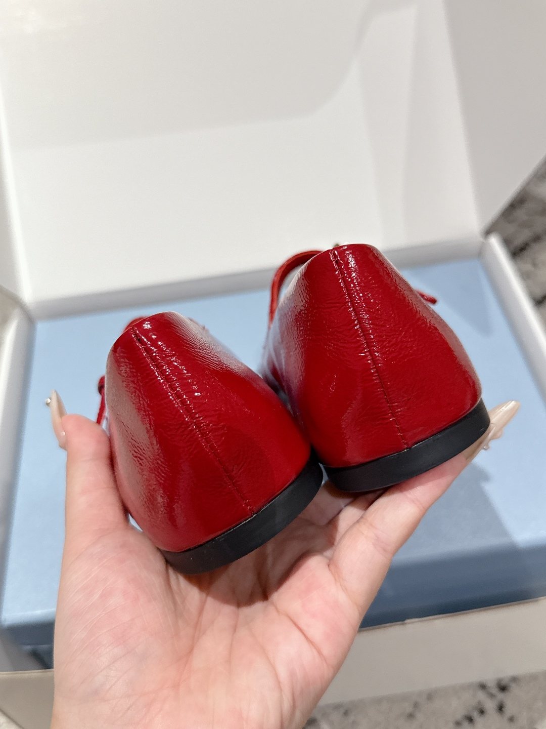 “Prada New Print Ballet Shoes: Fashionable and Comfortable Mary Jane Flats” - 图片 7