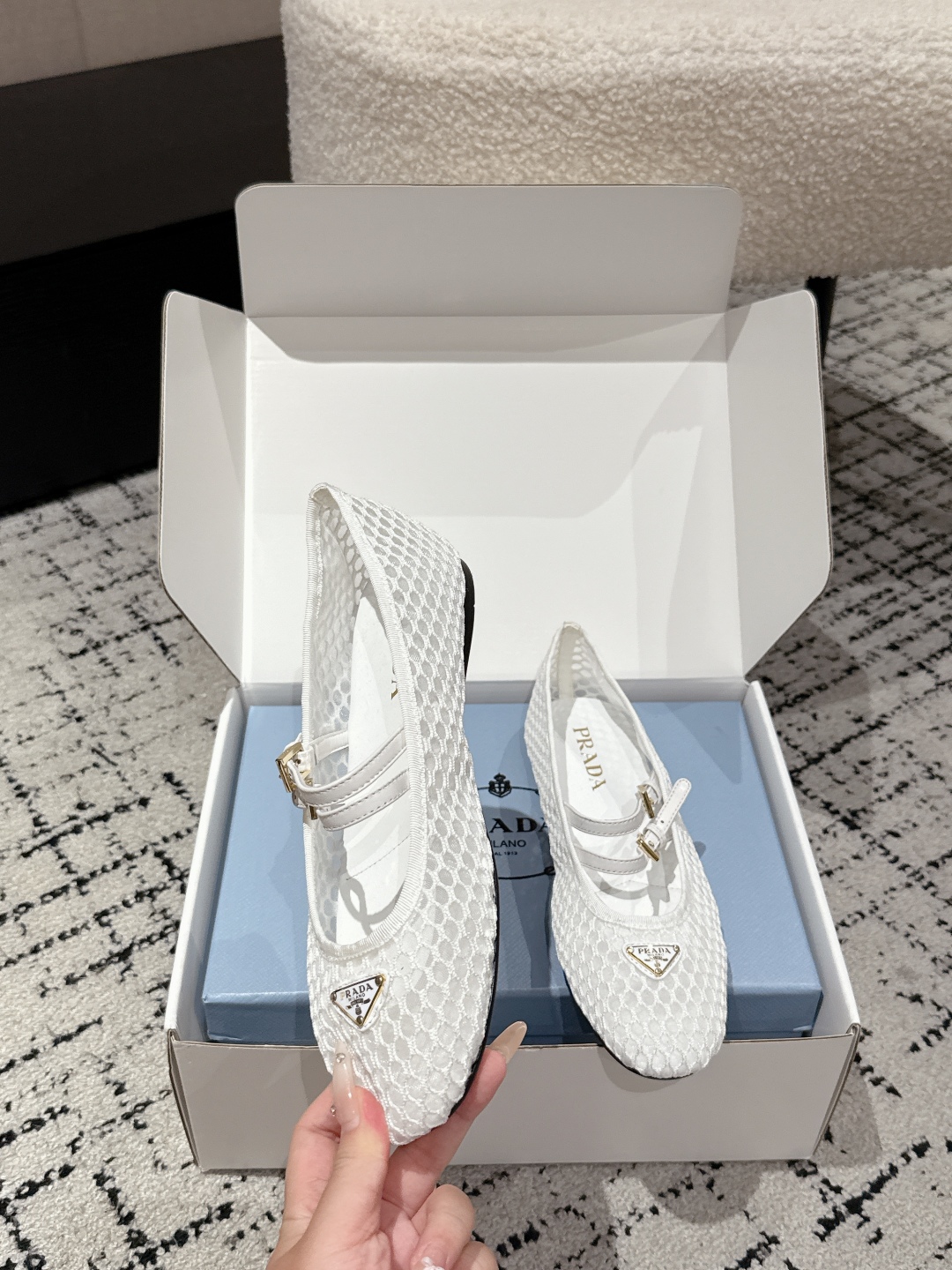 Prada New 25 Ballet Shoes: Top Version, Mary Jane, Cone Heel, Triangle Emblem – Review & Details - 图片 4