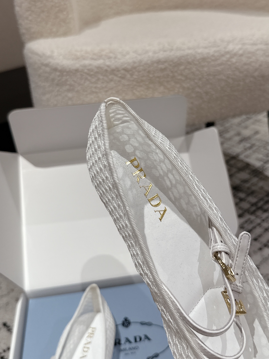 Prada New 25 Ballet Shoes: Top Version, Mary Jane, Cone Heel, Triangle Emblem – Review & Details - 图片 7