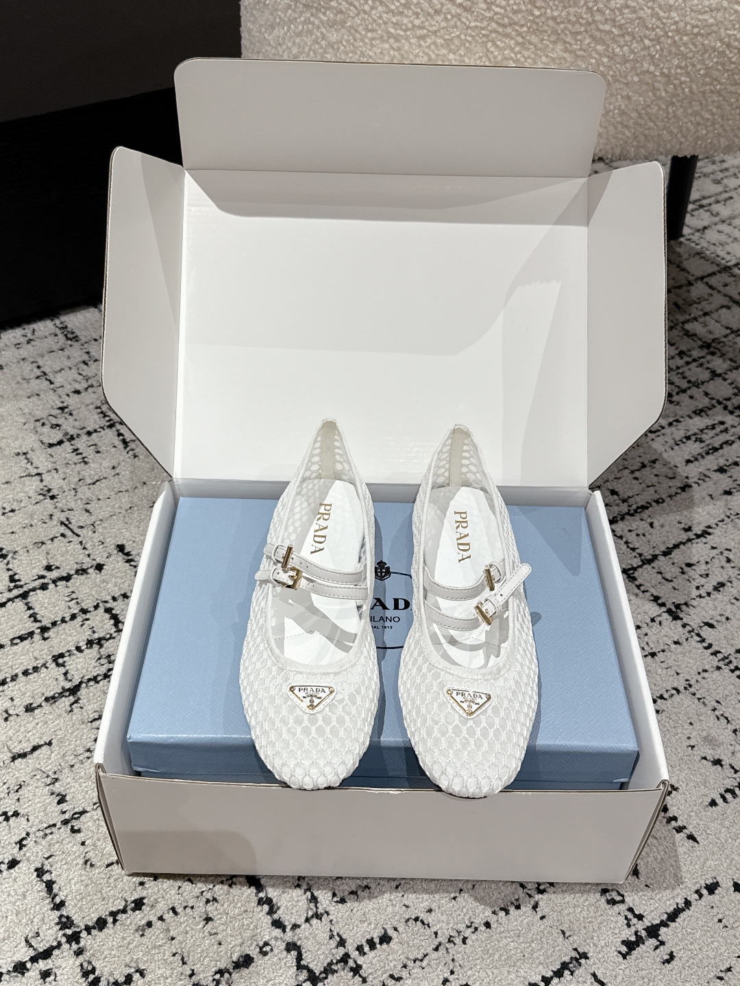 Prada New 25 Ballet Shoes: Top Version, Mary Jane, Cone Heel, Triangle Emblem – Review & Details - 图片 2