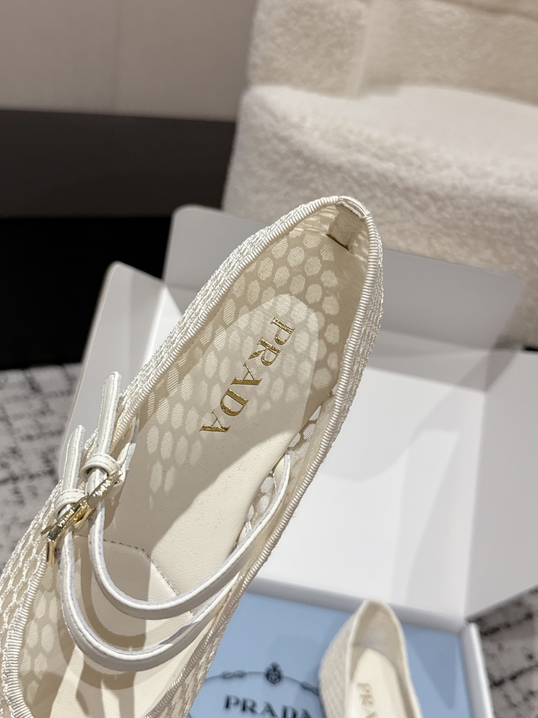 “Prada 25 New Ballet Shoes: Mary Jane Flat with Cone Heel” - 图片 7