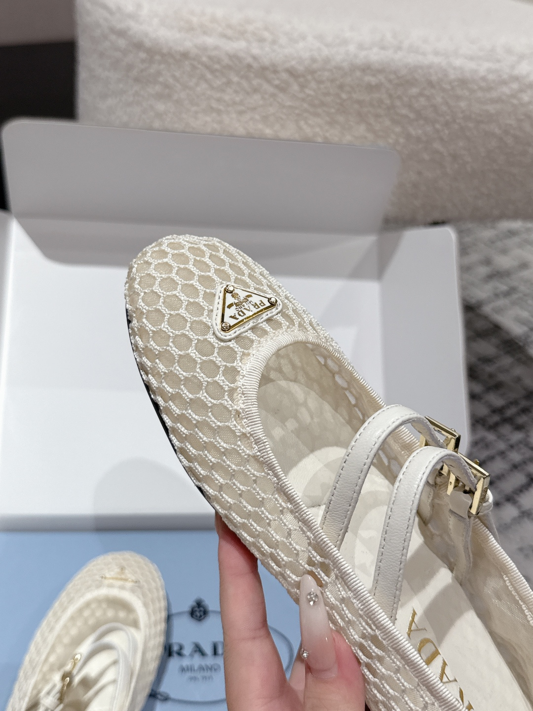 “Prada 25 New Ballet Shoes: Mary Jane Flat with Cone Heel” - 图片 6