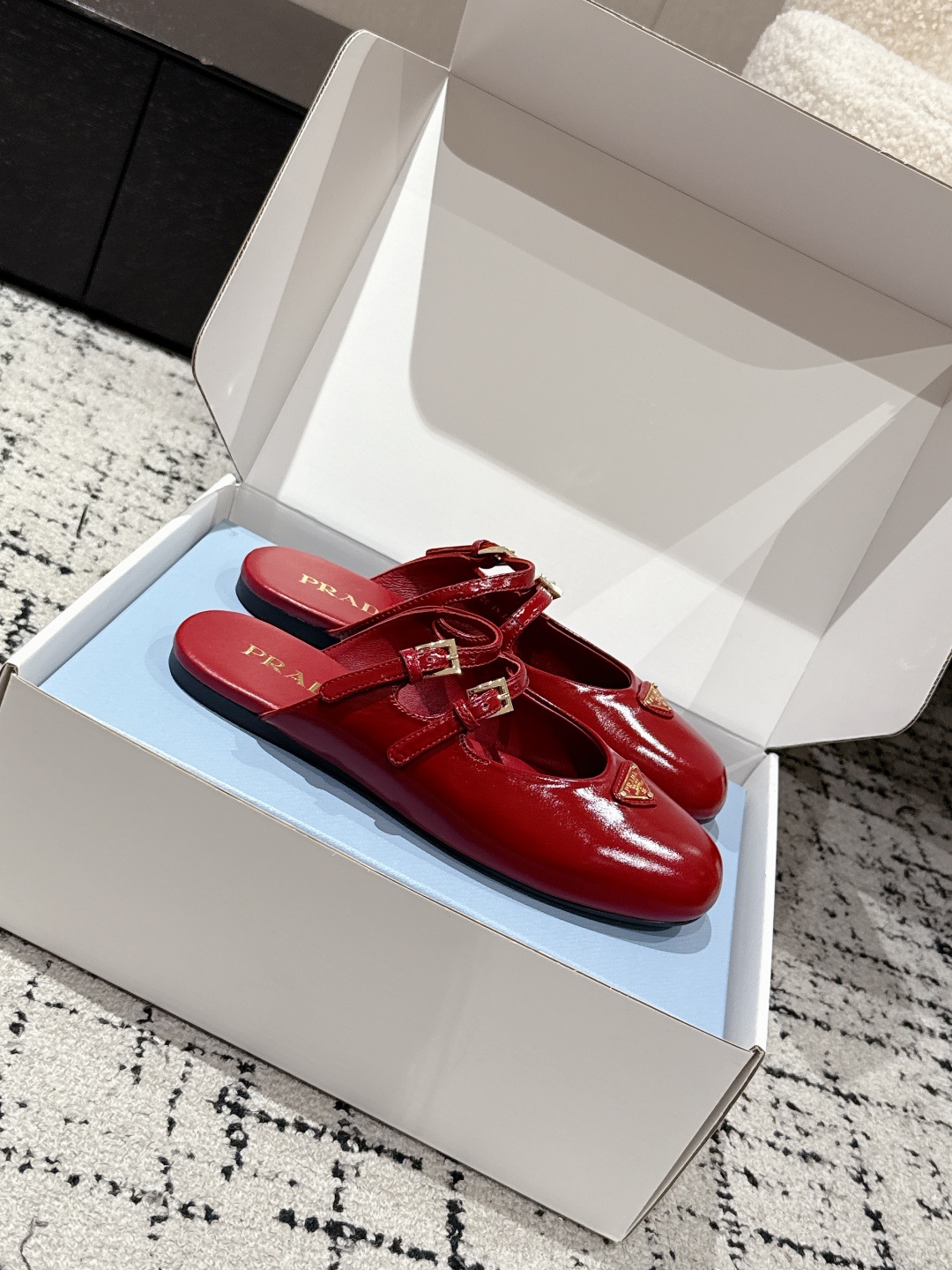 Prada 25 New Ballet Shoes: Top Version, Mary Jane Style, White Dress, Milan Show, Leather Ballerina Cone Design - 图片 3