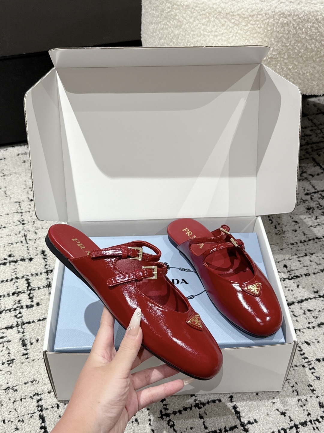 Prada 25 New Ballet Shoes: Top Version, Mary Jane Style, White Dress, Milan Show, Leather Ballerina Cone Design - 图片 5