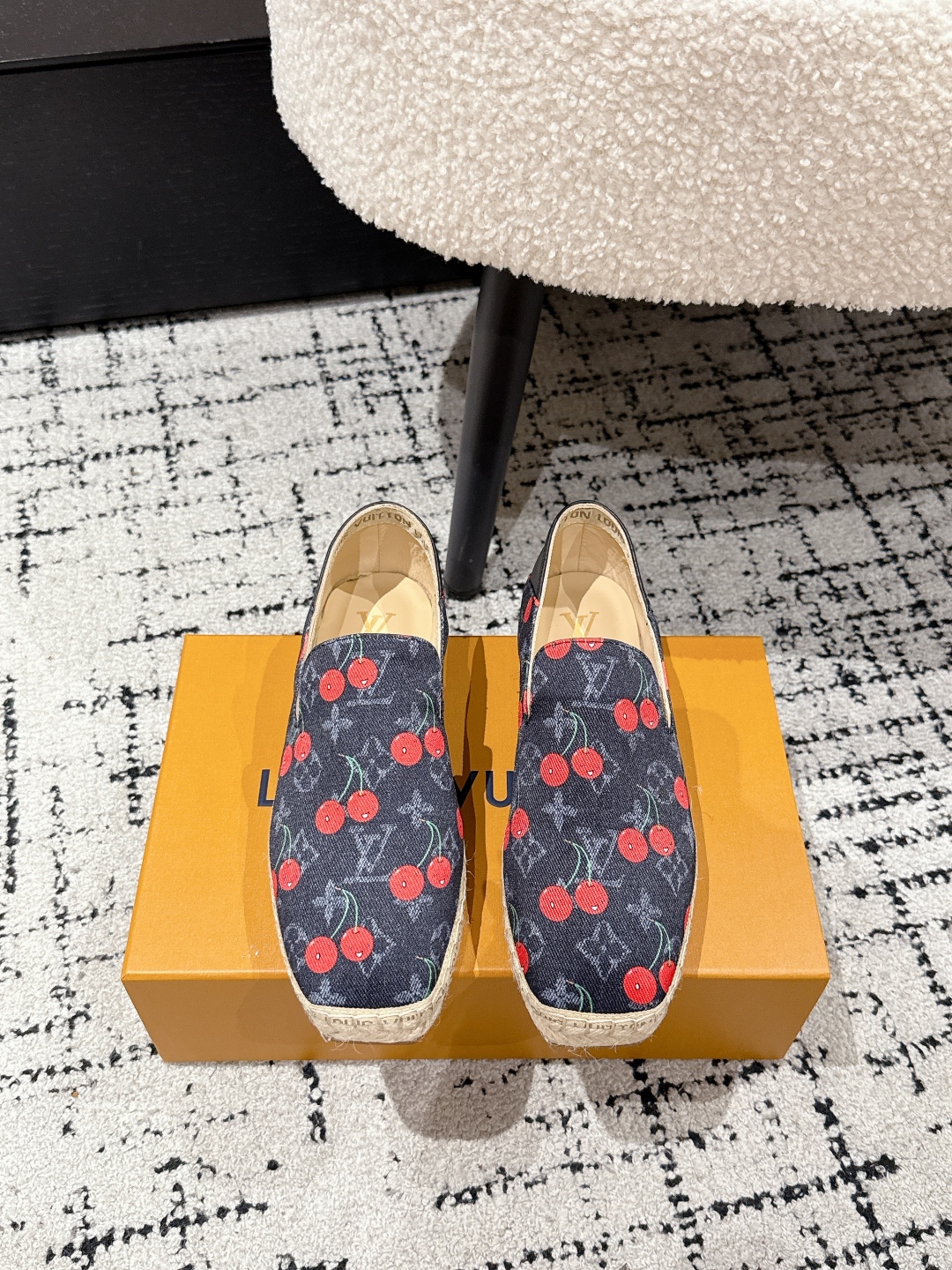 Louis Vuitton Women's Embroidered Espadrilles - Classic & Comfortable 2 cmp i1755644747648 3527 0 0