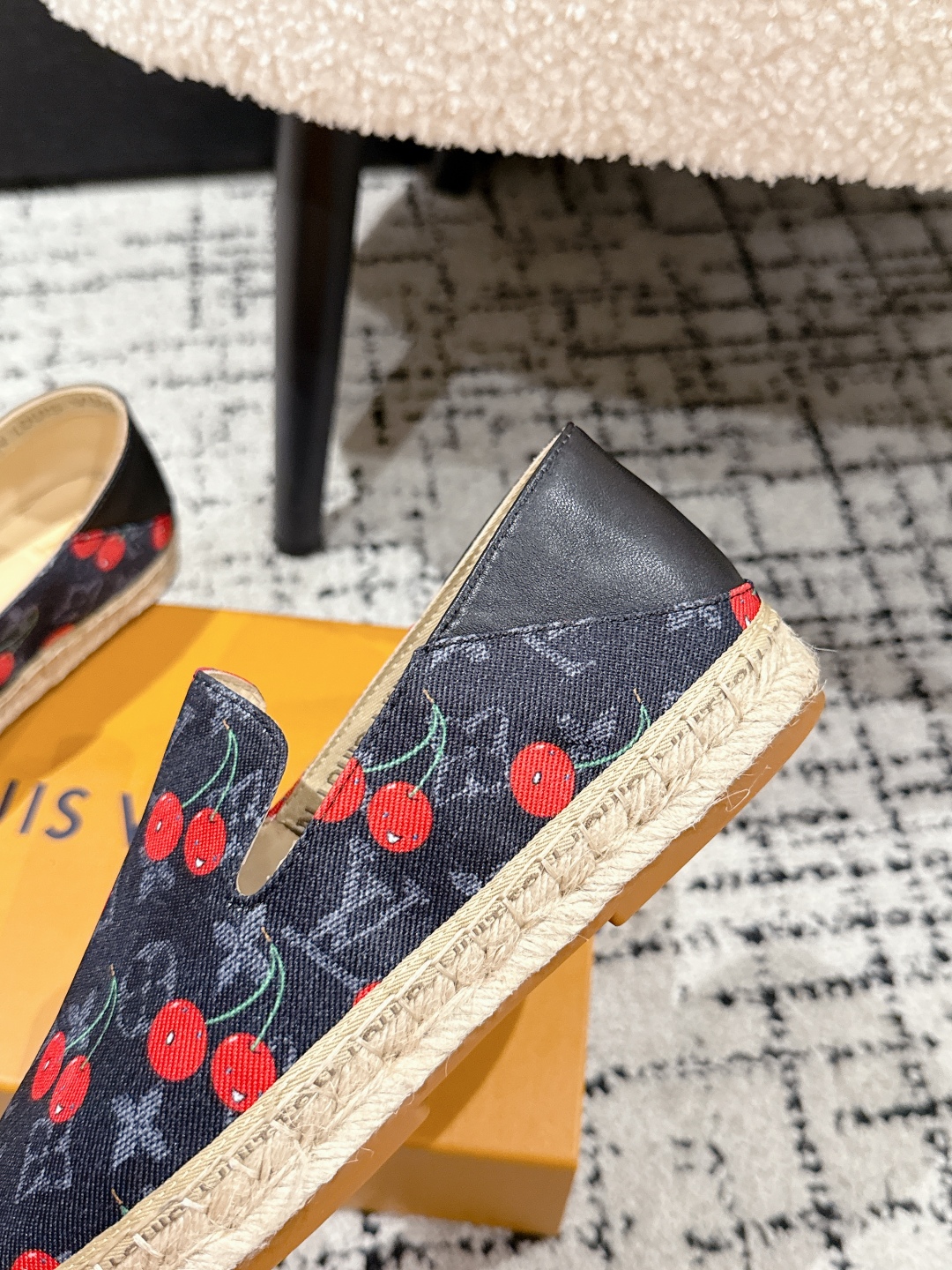 Louis Vuitton Women's Embroidered Espadrilles - Classic & Comfortable 8 cmp i1755644747648 6336 0 6