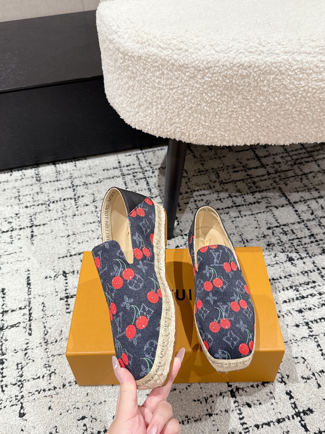 Louis Vuitton Women's Embroidered Espadrilles - Classic & Comfortable 5 cmp i1755644749372 8540 0 3