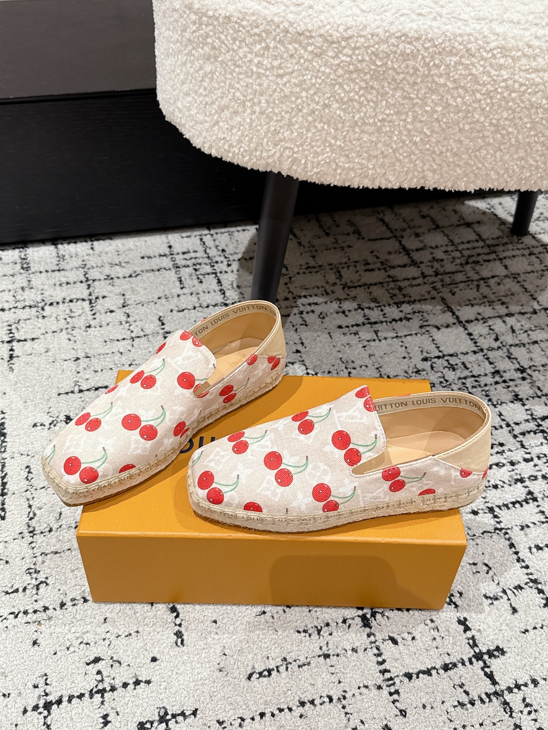 Louis Vuitton Women's Espadrilles: Embroidered Logo, Comfortable & Stylish 4 cmp i1755644777054 6728 0 2