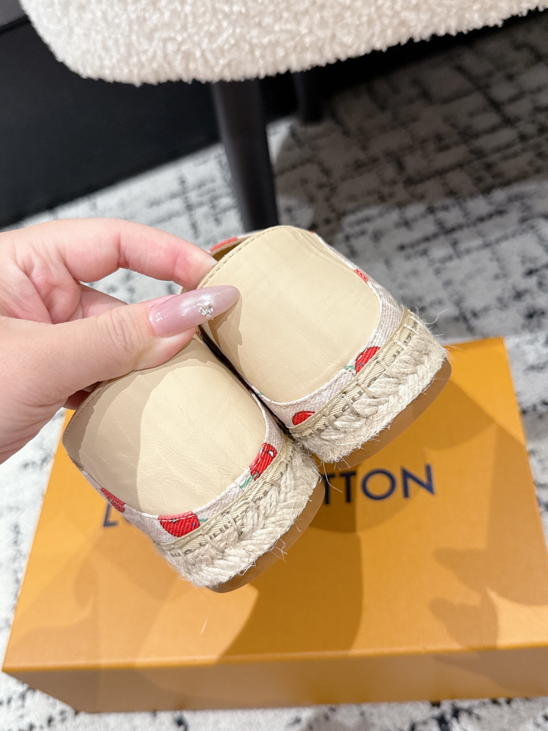 Louis Vuitton Women's Espadrilles: Embroidered Logo, Comfortable & Stylish 8 cmp i1755644778515 1675 0 6