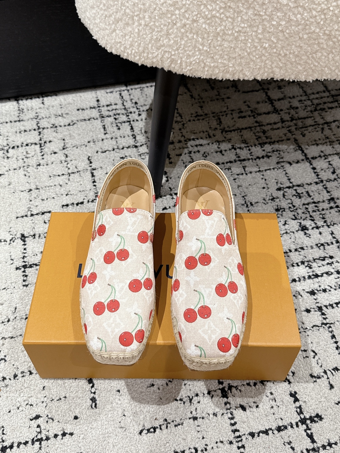 Louis Vuitton Women's Espadrilles: Embroidered Logo, Comfortable & Stylish 2 cmp i1755644839395 94 0 8