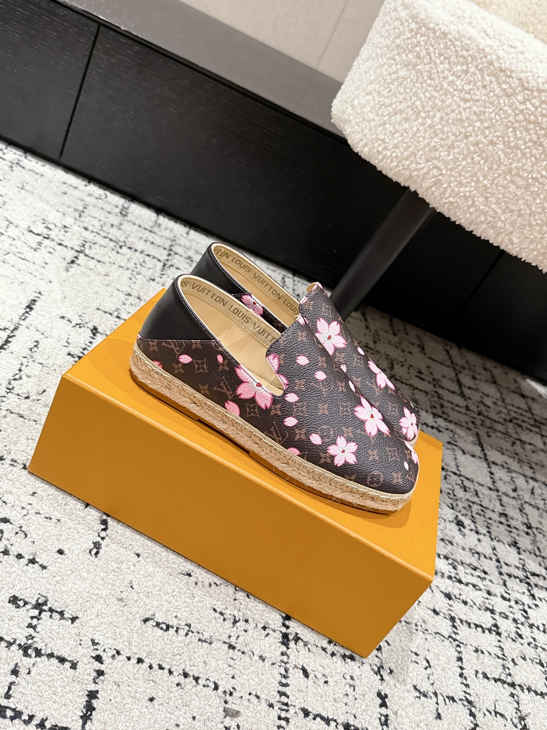Louis Vuitton Women's Embroidered Espadrille Flats - Stylish & Comfortable 3 cmp i1755644863352 1327 0 1