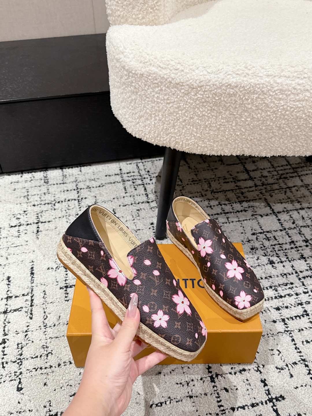 Louis Vuitton Women's Embroidered Espadrille Flats - Stylish & Comfortable 6 cmp i1755644863352 4658 0 4