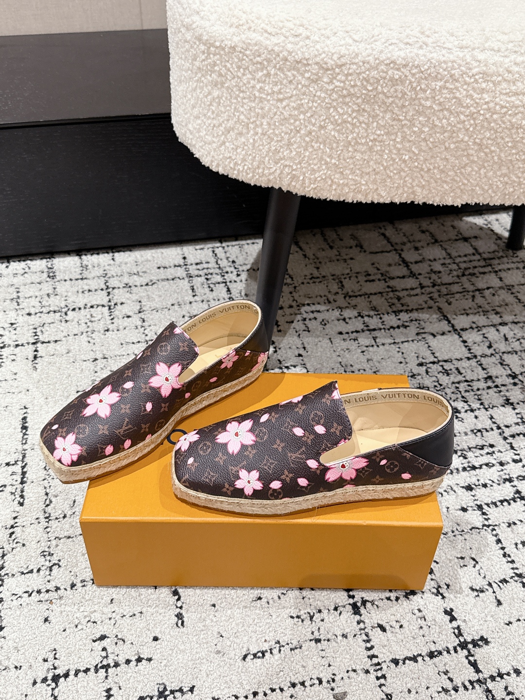 Louis Vuitton Women's Embroidered Espadrille Flats - Stylish & Comfortable 4 cmp i1755644865636 7614 0 2