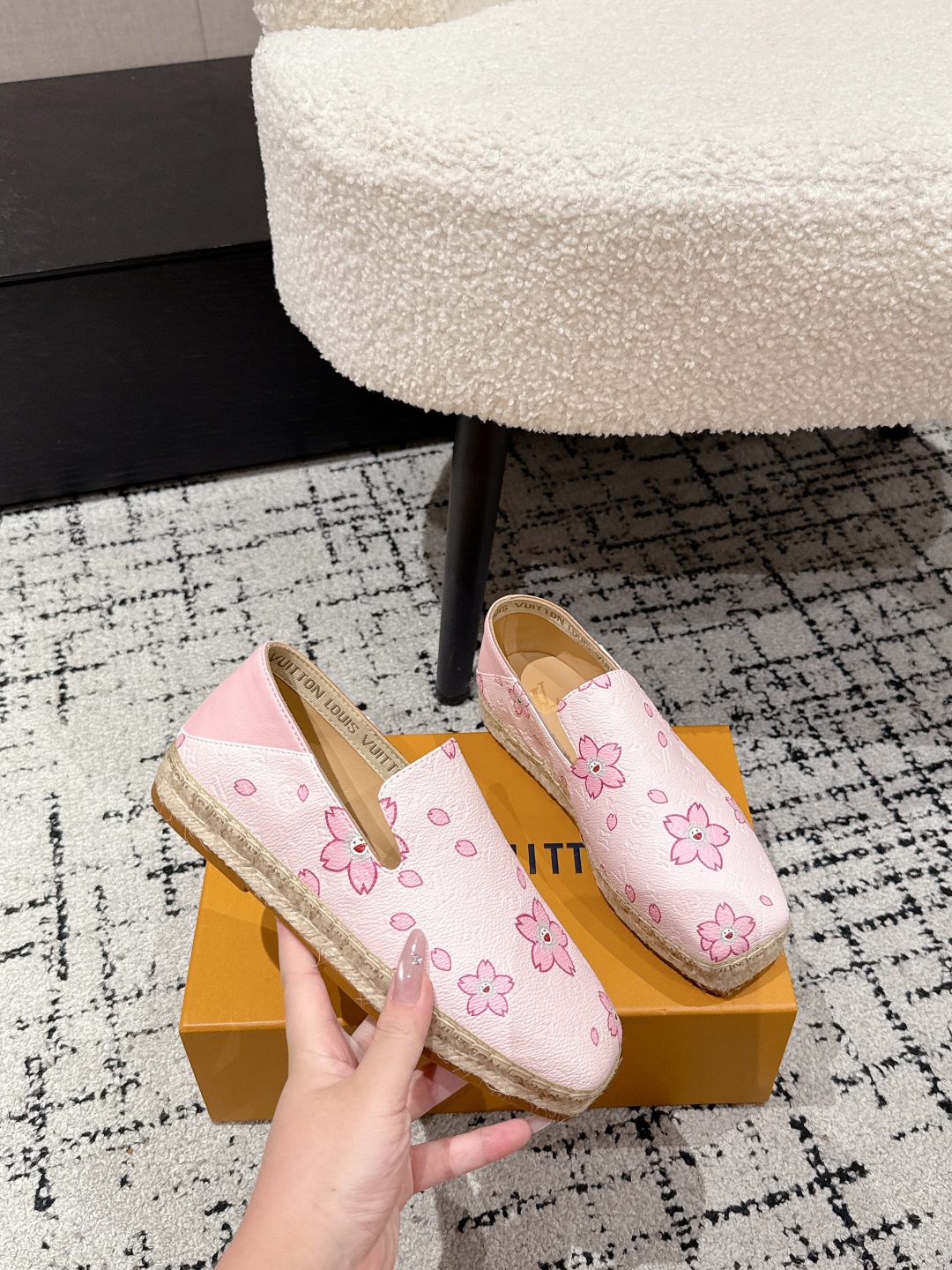 Louis Vuitton Women's Embroidered Espadrilles - Classic & Comfortable 6 cmp i1755644873175 1098 0 4