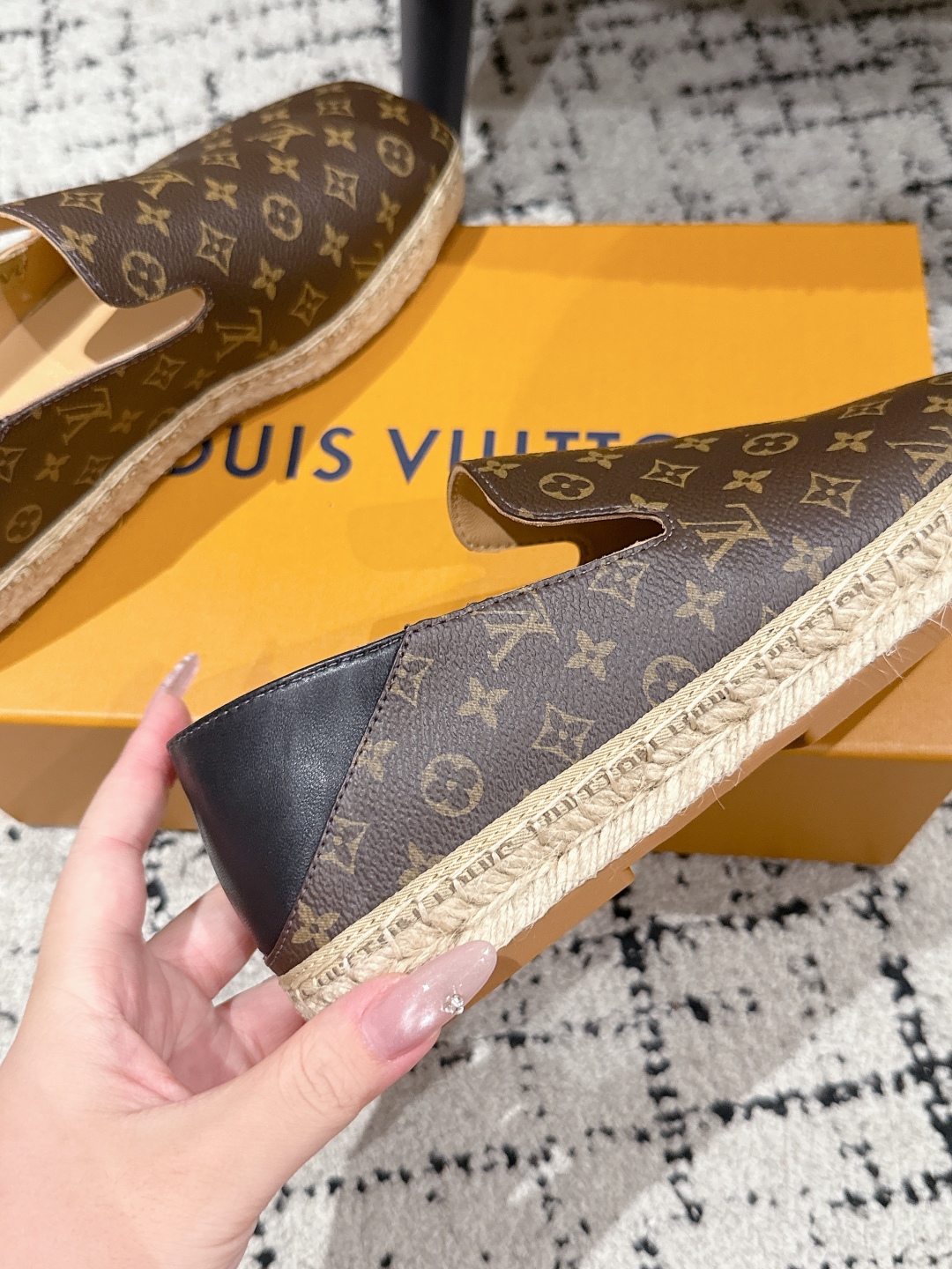 Louis Vuitton Women's Embroidered Espadrilles - Classic & Comfortable 9 cmp i1755644892738 1516 0 7