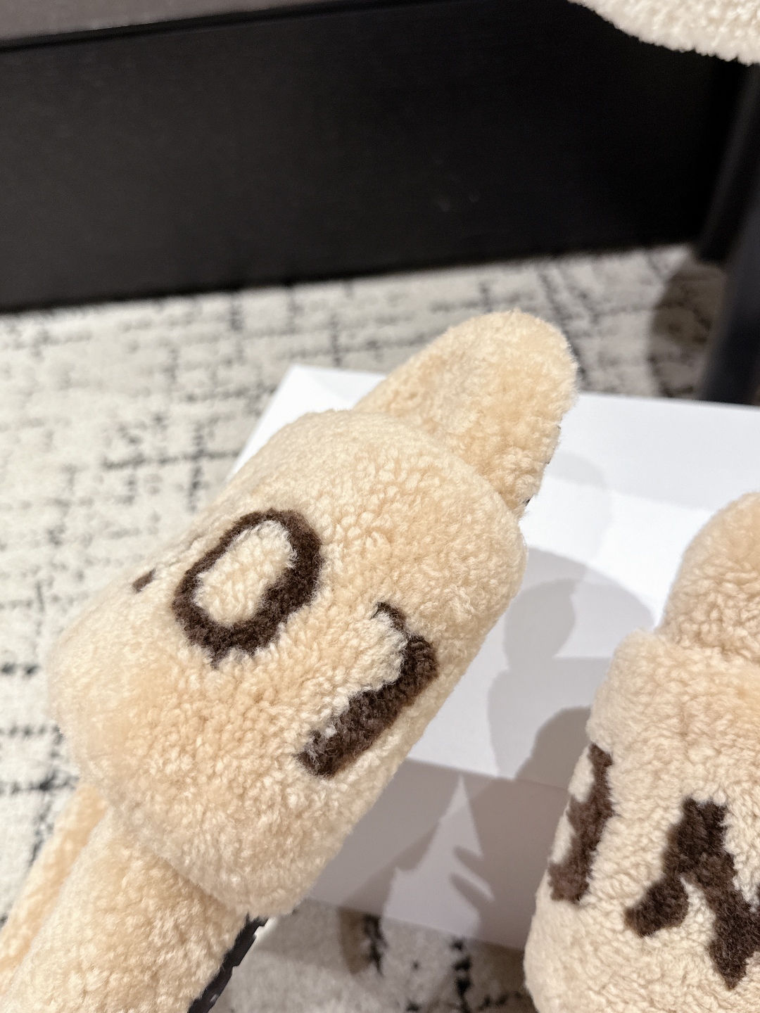 Loewe Shearling Slippers: Cozy, Stylish, and Crafted with Premium Wool 7 cmp i1755987584234 1170 0 5