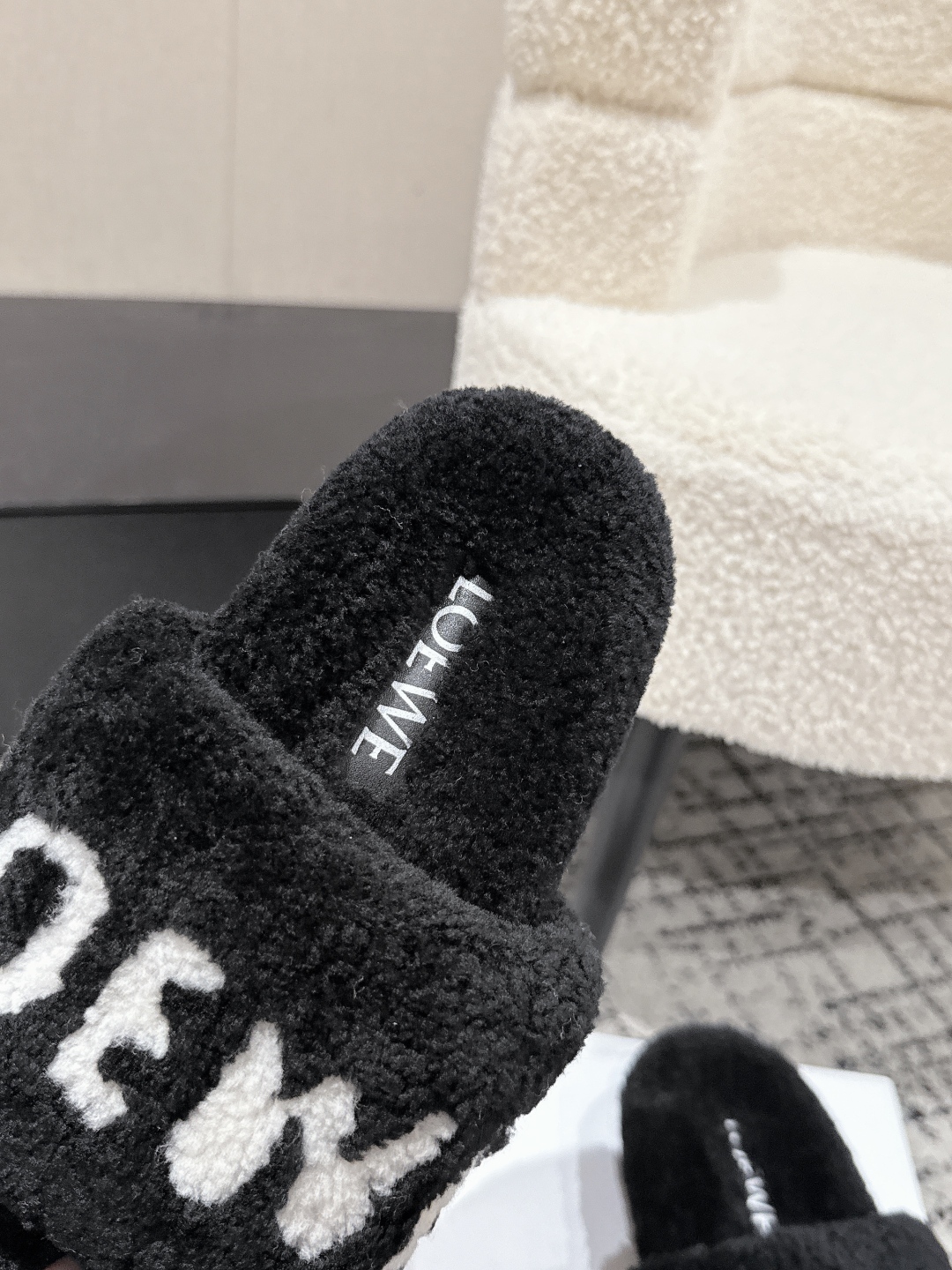 Loewe Shearling Slippers: Cozy & Chic Winter Style - Limited Sizes Available! 8 cmp i1755987593634 6371 0 6