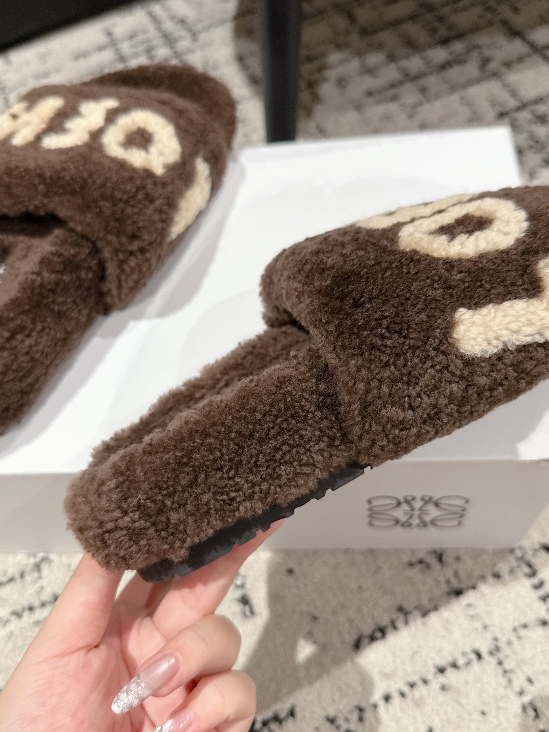 Loewe Shearling Slippers: Cozy & Chic Winter Style - Sizes 35-42 8 cmp i1755987599091 2319 0 6