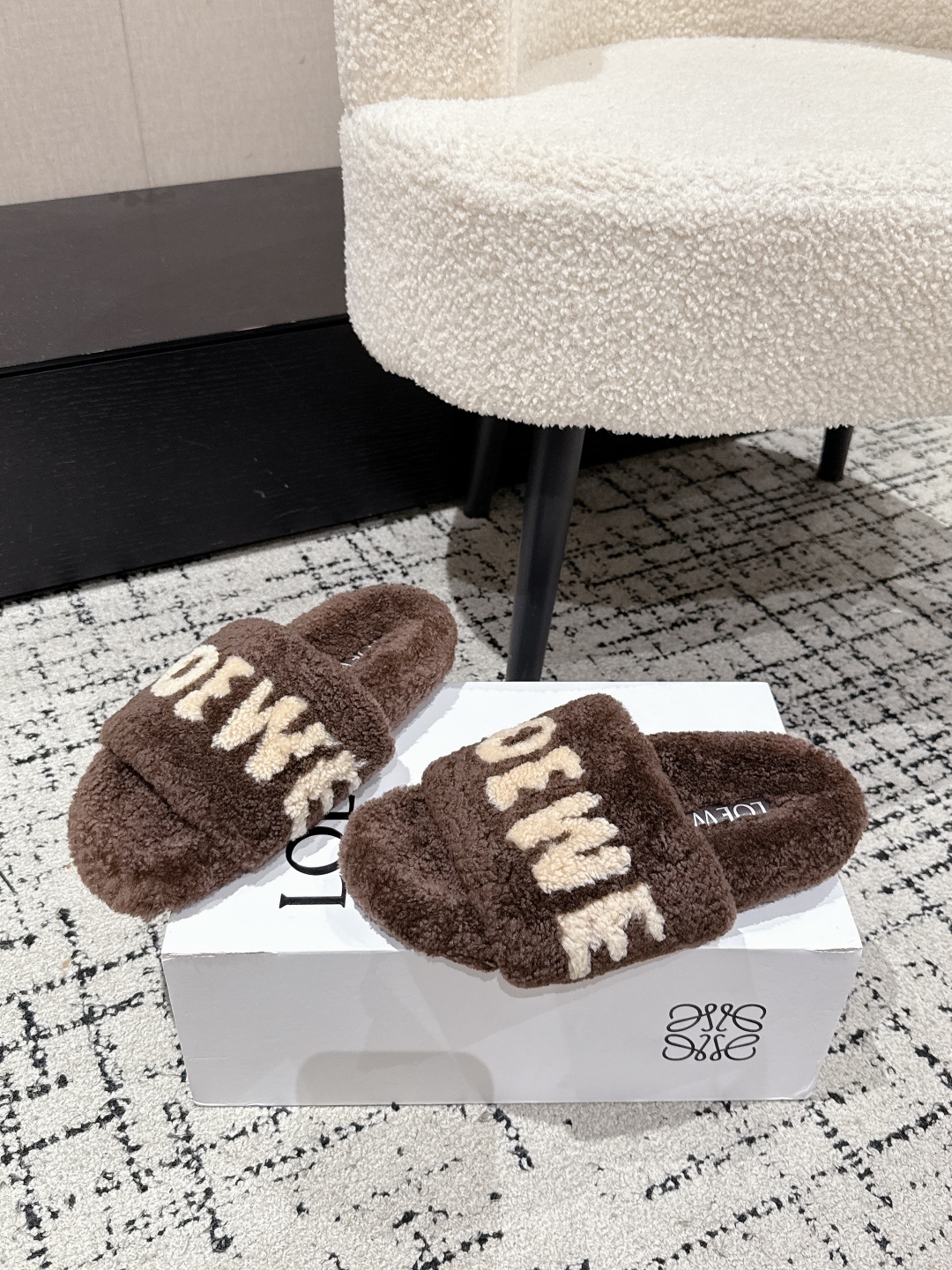 Loewe Shearling Slippers: Cozy & Chic Winter Style - Sizes 35-42 4 cmp i1755987599093 4757 0 2