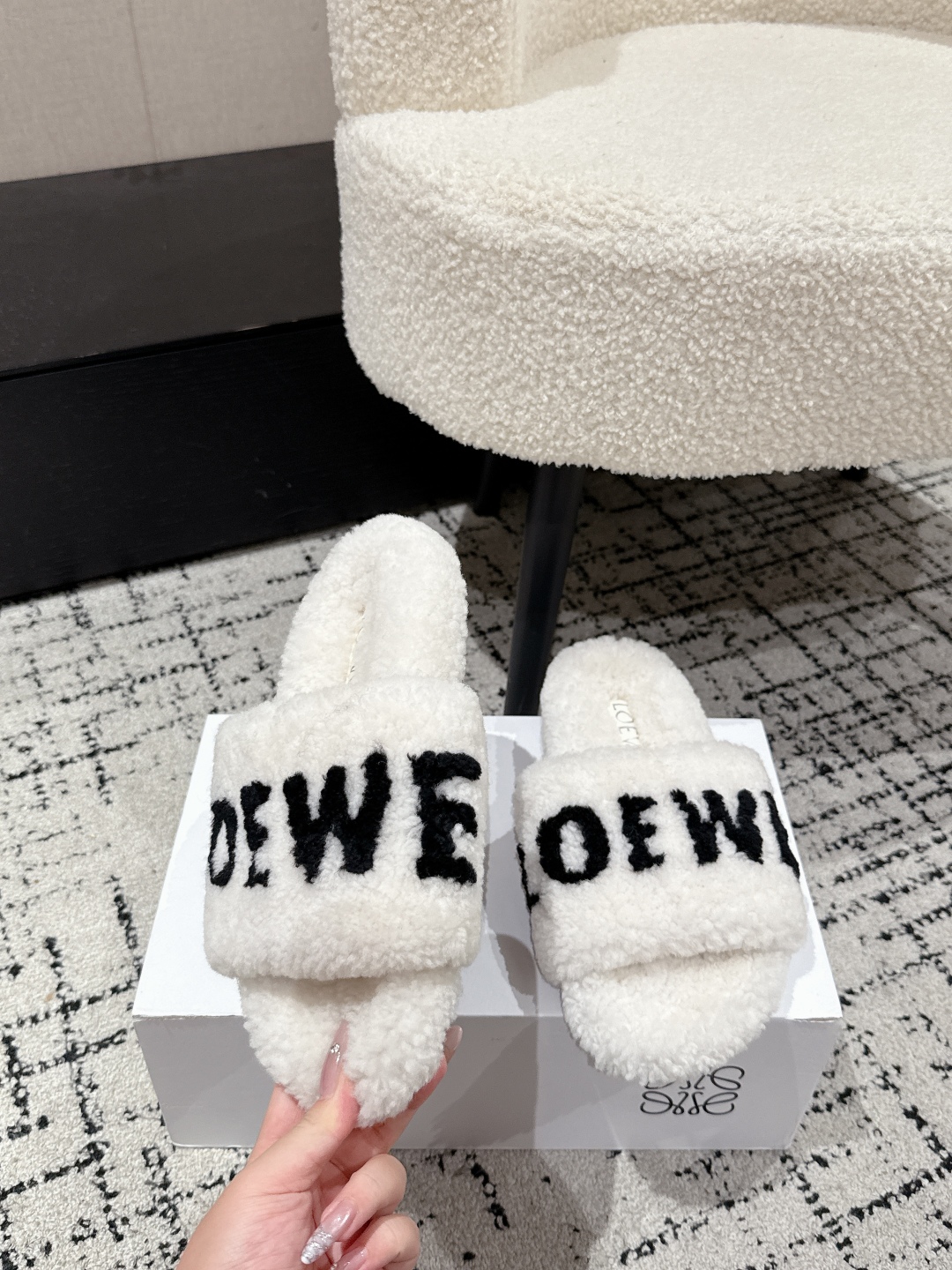 Loewe Shearling Slippers: Cozy & Chic Winter Style - Luxurious Comfort 5 cmp i1755987606319 5493 0 3