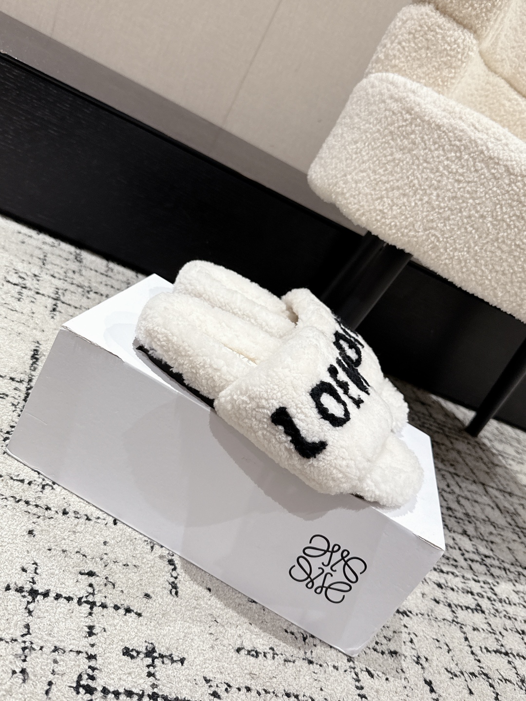 Loewe Shearling Slippers: Cozy & Chic Winter Style - Luxurious Comfort 3 cmp i1755987607446 1677 0 1