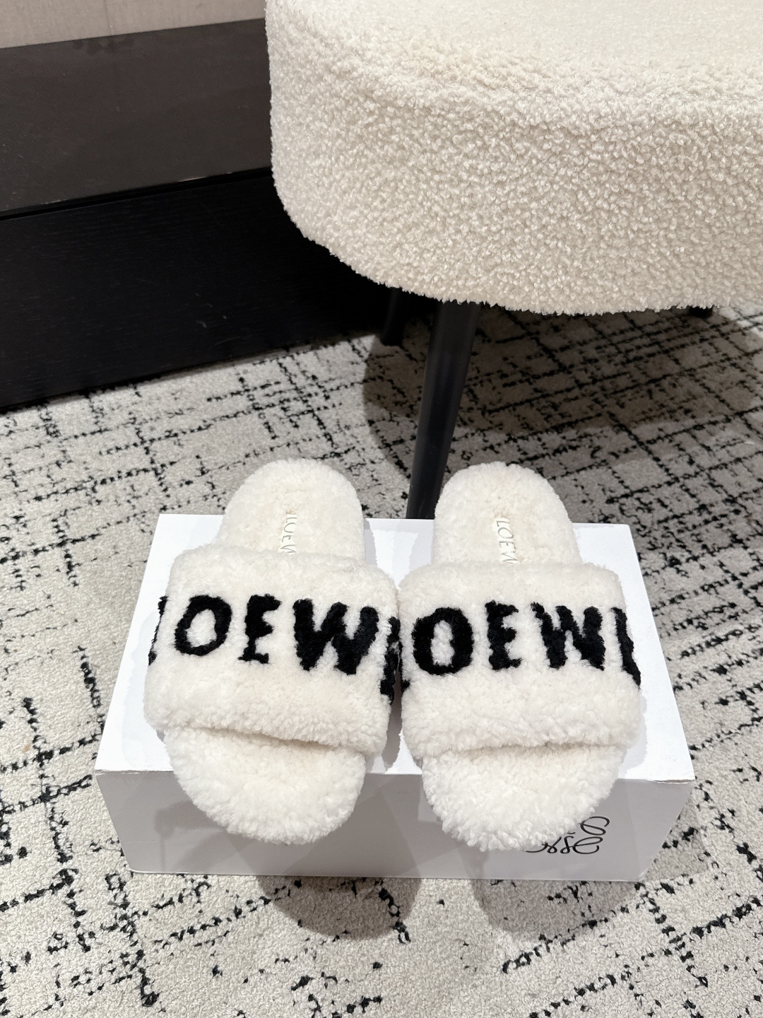 Loewe Shearling Slippers: Cozy & Chic Winter Style - Luxurious Comfort 2 cmp i1755987608495 1654 0 0