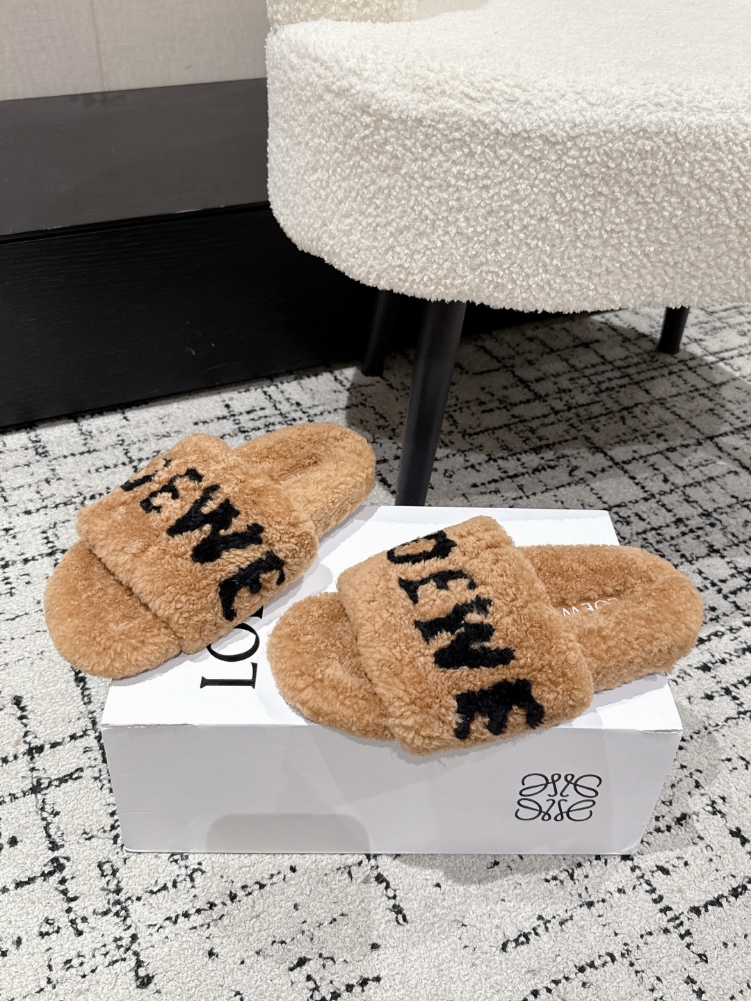 Loewe Shearling Slippers: Cozy, Stylish, and Crafted with Premium Wool 4 cmp i1755987613902 4971 0 2