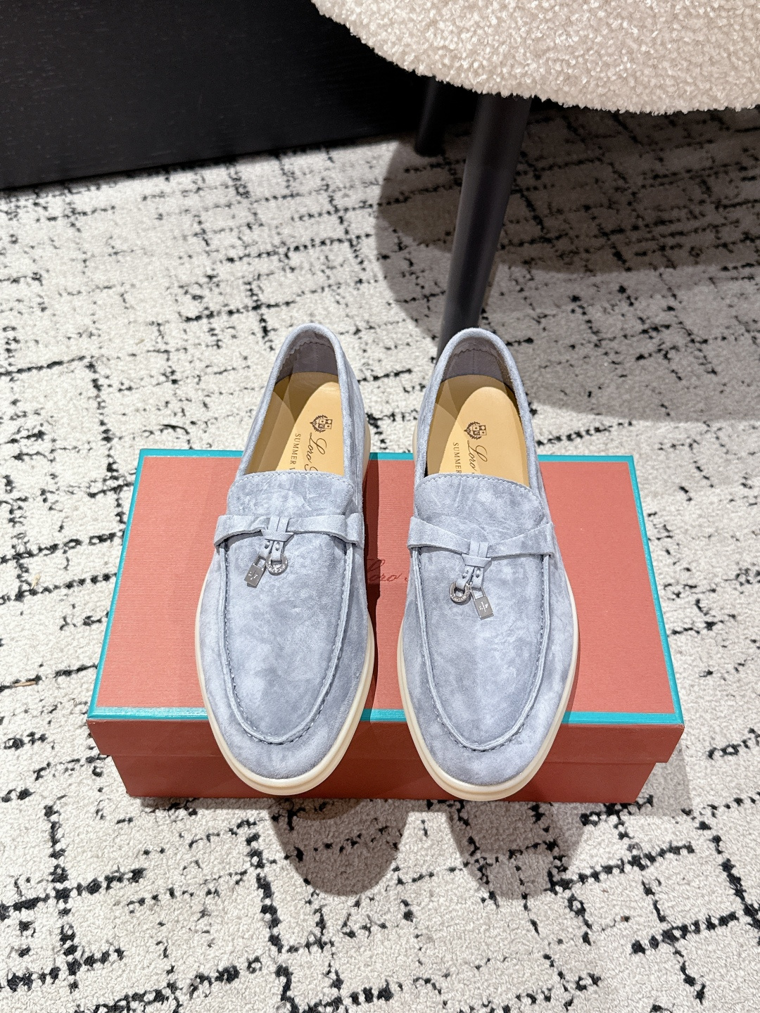 NO:465717,#官网官网官网官网官网官网官网官网官网官网官网官网官网官网官网官网官网官网官网官网官网官网官网官网官网官网官网官网官网官网官网官网官网官网官网官网官网官网官网官网官网官网官网官网官网官网官网官网官网官网官网官网官网官网官网官网官网官网官网官网官网官网官网官网官网官网官网官网官网官网官网官网官网官网官网官网官网官网官网官网官网官网官网官网官网 It’s simply too elegant, and you have both the feel and texture of your feet. The key is to make your legs look longer and not tired. The main one is just right!  Full set of counter-level packaging, original top-grade sheep skin, inner lining, original water-dyed sheep skin, outsole, original high elastic and wear-resistant beef tendon sole, Size#35-44, loofer, loro piana, loro piana, loafers, sheepskin, sheep19860909#莞产 顶级版本 情侣款 Loro Piana 诺悠翩雅 LP 55/ 英伦流苏 情侣 乐福鞋 灰蓝 原版购入开发 做货 历经一年多反复调整 好货不怕晚 莞产 代购级品质 日常通行久穿不累哦 谁能拒绝得了一双百搭又好看的乐福鞋呢？简直不要太气质,脚感和质感都拿捏,关键是显腿长不累脚,主打的就是一个刚刚好！ 全套专柜级包装 材质原版顶级羊猄皮 内里原版水染羊皮内里 大底原版高弹耐磨牛筋底 Size#35-44,乐福鞋,loro piana,loro piana,loafers,sheepskin,sheep,Women's Shoes