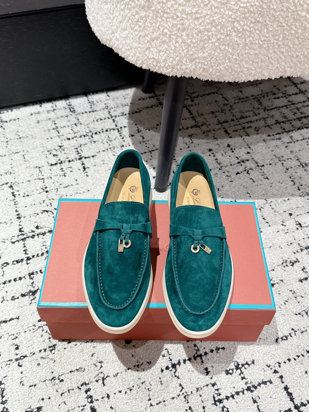 NO:465696,#官网官网官网官网官网官网官网官网官网官网官网官网官网官网官网官网官网官网官网官网官网官网官网官网官网官网官网官网官网官网官网官网官网官网官网官网官网官网官网官网官网官网官网官网官网官网官网官网官网官网官网官网官网官网官网官网官网官网官网官网官网官网官网官网官网官网官网官网官网官网官网官网官网官网官网官网官网官网官网官网官网官网官网官网官网 It’s simply too elegant, and you have both the feel and texture of your feet. The key is to make your legs look longer and not tired. The main one is just right!  Full set of counter-level packaging, original top-grade sheep skin, inner lining, original water-dyed sheep skin, outsole, original high elastic and wear-resistant beef tendon sole, Size#35-44, loofer, loro piana, loro piana, loafers, sheepskin, sheep19860909#莞产 顶级版本 情侣款 Loro Piana 诺悠翩雅 LP 55/ 英伦流苏 情侣 乐福鞋 绿色 原版购入开发 做货 历经一年多反复调整 好货不怕晚 莞产 代购级品质 日常通行久穿不累哦 谁能拒绝得了一双百搭又好看的乐福鞋呢？简直不要太气质,脚感和质感都拿捏,关键是显腿长不累脚,主打的就是一个刚刚好！ 全套专柜级包装 材质原版顶级羊猄皮 内里原版水染羊皮内里 大底原版高弹耐磨牛筋底 Size#35-44,乐福鞋,loro piana,loro piana,loafers,sheepskin,sheep,Women's Shoes