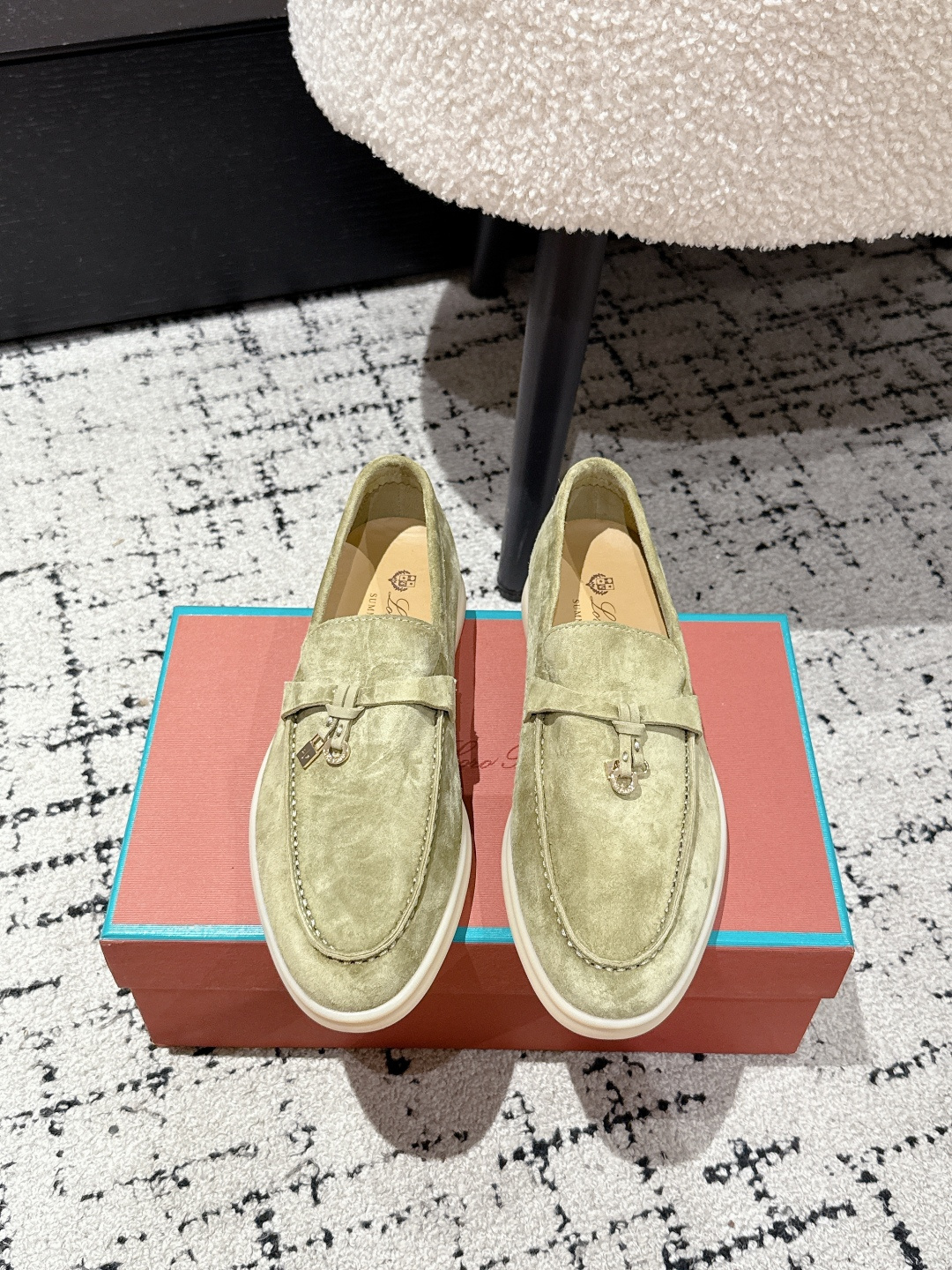 NO:465722,#官网官网官网官网官网官网官网官网官网官网官网官网官网官网官网官网官网官网官网官网官网官网官网官网官网官网官网官网官网官网官网官网官网官网官网官网官网官网官网官网官网官网官网官网官网官网官网官网官网官网官网官网官网官网官网官网官网官网官网官网官网官网官网官网官网官网官网官网官网官网官网官网官网官网官网官网官网官网官网官网官网官网官网官网官网 It’s simply too elegant, and you have both the feel and texture of your feet. The key is to make your legs look longer and not tired. The main one is just right!  Full set of counter-level packaging, original top-grade sheep skin, inner lining, original water-dyed sheep skin, outsole, original high elastic and wear-resistant beef tendon sole, Size#35-44, loofer, loro piana, loro piana, loafers, sheepskin, sheep19860909#莞产 顶级版本 情侣款 Loro Piana 诺悠翩雅 LP 55/ 英伦流苏 情侣 乐福鞋 浅绿 原版购入开发 做货 历经一年多反复调整 好货不怕晚 莞产 代购级品质 日常通行久穿不累哦 谁能拒绝得了一双百搭又好看的乐福鞋呢？简直不要太气质,脚感和质感都拿捏,关键是显腿长不累脚,主打的就是一个刚刚好！ 全套专柜级包装 材质原版顶级羊猄皮 内里原版水染羊皮内里 大底原版高弹耐磨牛筋底 Size#35-44,乐福鞋,loro piana,loro piana,loafers,sheepskin,sheep,Women's Shoes