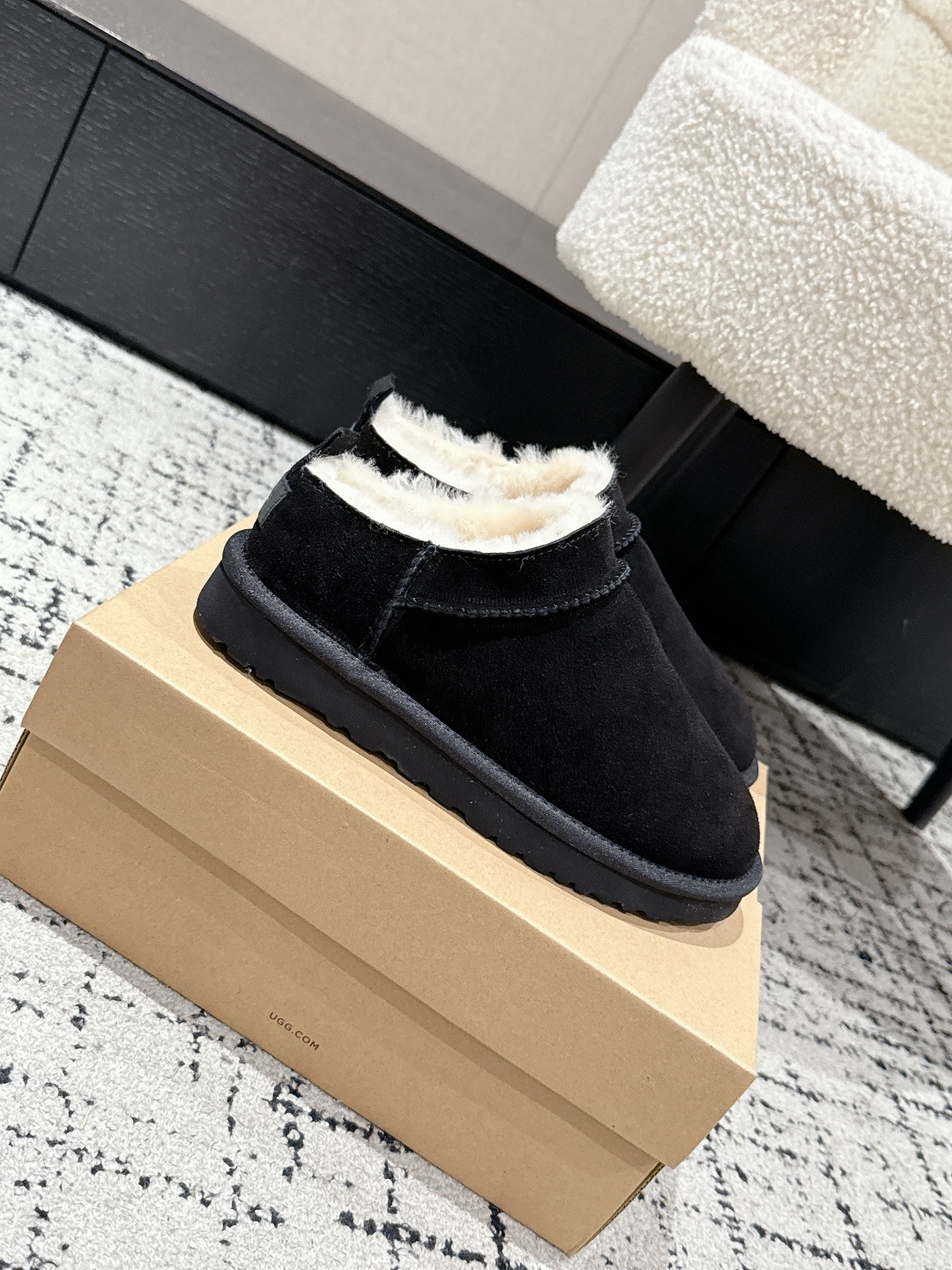 NO:480662,New wool bag head drag in autumn and winter, simple and versatile!  It's really retro and beautiful!  Stable grasp of the autumn and winter atmosphere. The leather is made of high mercerized reverse velvet leather. Australian wool with fur is also full of wool and super warm. Original molded foamed Meinai broadsole Size: 35-40 [40.41 customization], snow boots, boots19860909秋冬新款羊毛包头拖 简易百搭爆款！真的太复古太美啦！ 稳稳的拿捏了秋冬的氛围 皮料选用高丝光反绒皮 皮毛一体的澳洲羊毛 垫脚也是满满都羊毛超暖和 原版开模发泡美耐大底 Size : 35-40 [40.41定制],雪地靴,boots,Women's Shoes