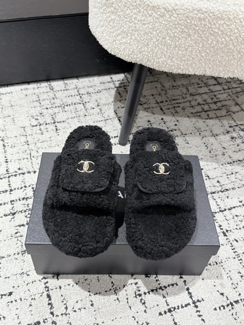 Chanel Shearling CC Logo Slippers - Cozy & Chic Fall/Winter Style 4 Chanel Shearling CC Logo Slippers - Cozy & Chic Fall/Winter Style