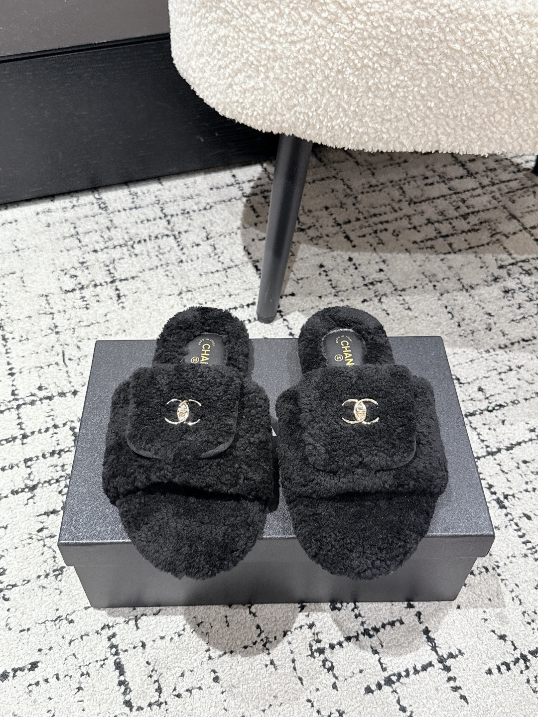 Chanel Shearling CC Logo Slides Women's Plush Slippers - Comfortable & Stylish