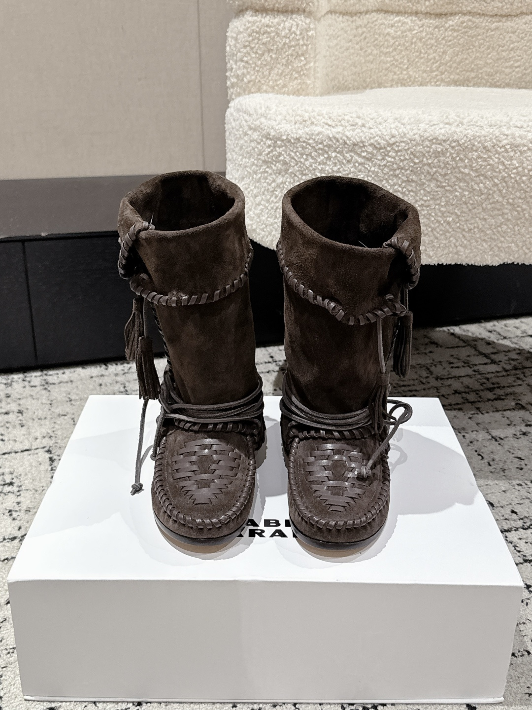 NO:481741,Top version ISABEL MARANT 25/ Latest Western boots Lazy French-European style, sassy, ​​natural, comfortable, free and easy, fashionable people’s favorite!  Imported version of the Gosmaran mixed past and future 'interweaves the unique style of Africa, Indian and Andreas, a French brand exclusive heavy industry embroidery pure heavy craftsmanship, output! Upper: Original cow back velvet Inner: Water-dyed cow leather Sole: Original genuine leather outsole Size: #35-40 (40 custom made no return), boots, boots, cowhide, Leather soles19860909顶级版本 ISABEL MARANT伊莎贝尔 25/ 最新 西部靴 慵懒法欧风,飒爆了 自然舒适洒脱,时髦精最爱！对版进口高丝玛兰混合过去与将来”交织出非洲,印第安,安第列斯三种文化的独特风貌的一个法国品牌独家重工刺绣纯正重工艺,对版输出！  鞋面: 原版牛反绒 内里: 水染牛皮里 鞋底: 原版真皮大底 Size: #35-40(40订做不退换),靴子,boots,cowhide,Leather soles,Women's Shoes