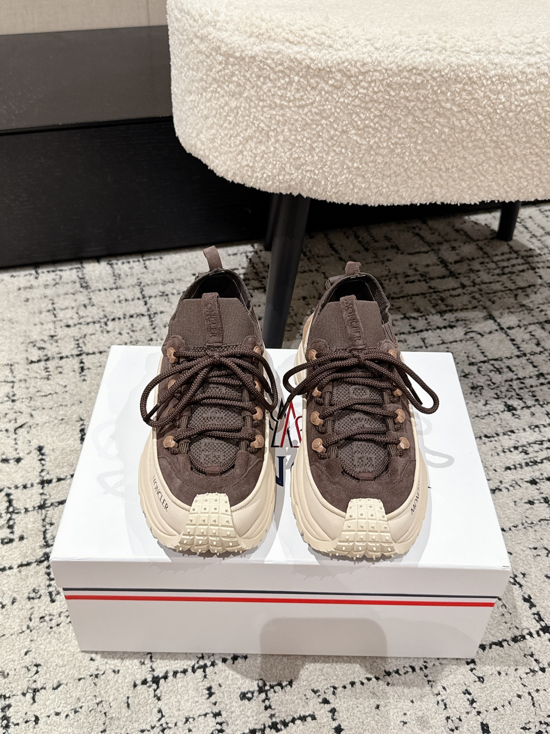 NO:534329,#Men's Moncler 25/ Latest Trailgrip Lite 3 Series Outdoor Thick Sole Casual Sports Shoes This Trailgrip Lite 3 Sports Shoes easily combine comfortable design and protection. Paired with a cow-layered leather upper, EVA midsole adds flexibility, and VibramMEGAGRIP composite bottom gives the shoes grip and durability. Ortholite insoles are easy to clean, while enhancing the permeability of the shoes and providing comfortable cushioning effect. Delivery counter exquisite packaging. Original custom-made top cowhide inner imported soft sheepskin lining. Exclusive open mold-proof rubber material. Sole thickness 3.5CM  Size: #Men's 38-45 (38/45 customized), casual shoes/sports shoes, Moncler, sneakers, cowhide, sheepskin19860909#男款 Moncler盟可睐 25/ 最新 Trailgrip Lite 3 系列 户外 厚底 休闲 运动鞋 这款Trailgrip Lite 3 运动鞋轻松融合舒适设计与保护性.搭配牛剖层革鞋面,EVA中底倍添灵活性,VibramMEGAGRIP复合底面赋予鞋履抓地力和耐久性. Ortholite鞋垫易于清洗,同时可增强鞋履的通透性,并提供舒适的缓冲效果 配送专柜精美包装 面料原版定制头层牛皮 内里原版进口柔软羊皮里 鞋底独家开模防滑橡胶材质 底厚3.5CM Size:#男款38-45（38/45定制),休闲鞋/运动鞋,Moncler,sneakers,cowhide,sheepskin,Women's Shoes