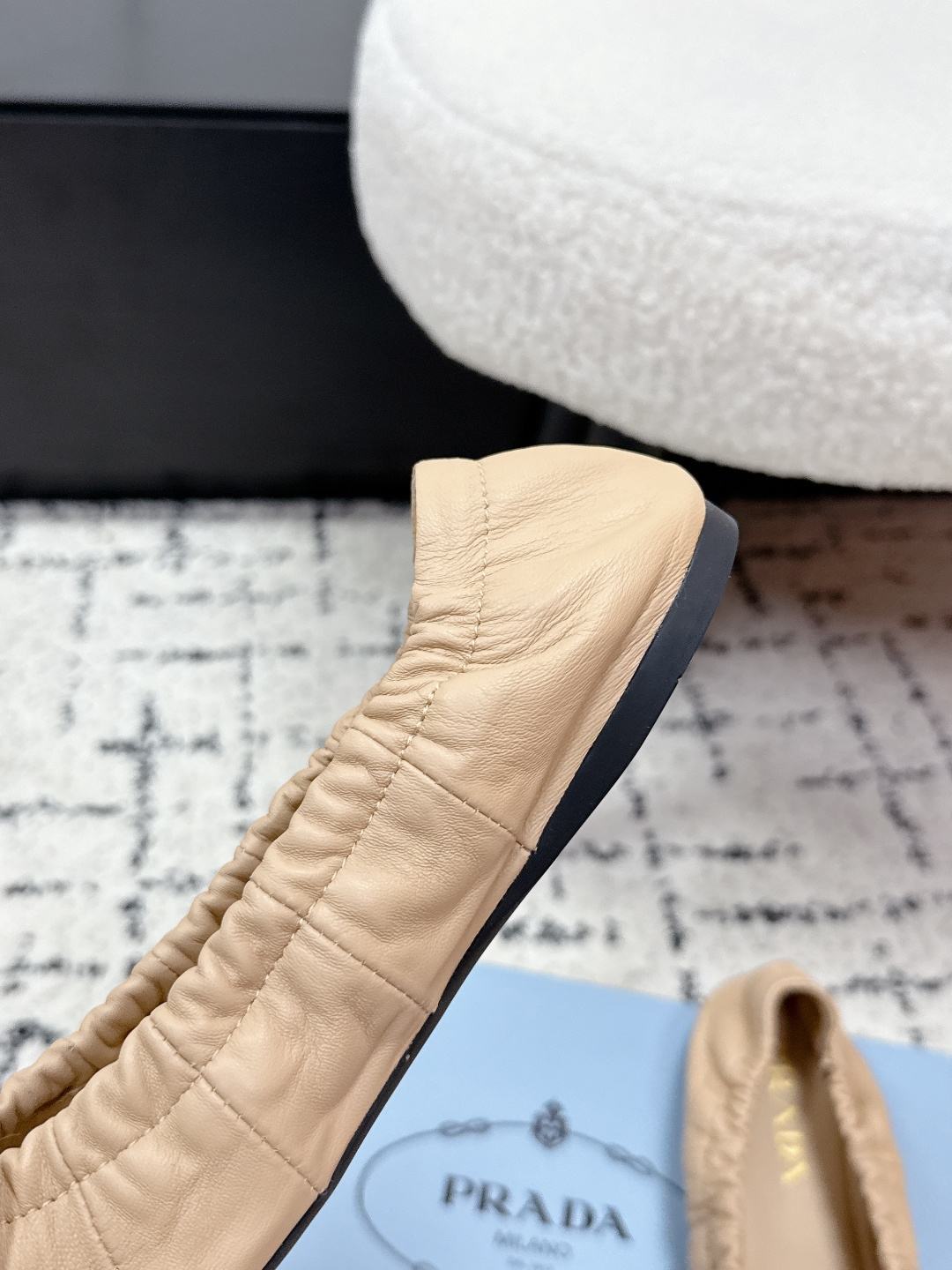 Prada Style Leather Women's Shoes style reference detail image 7 from source 784808