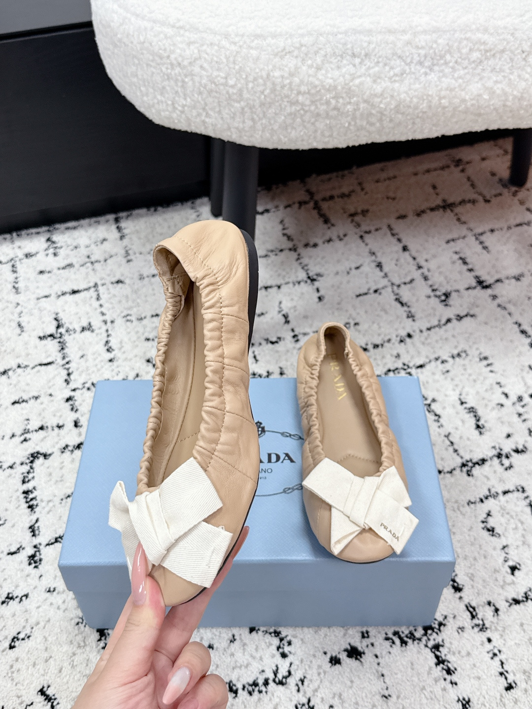 Prada Style Leather Women's Shoes style reference detail image 4 from source 784808