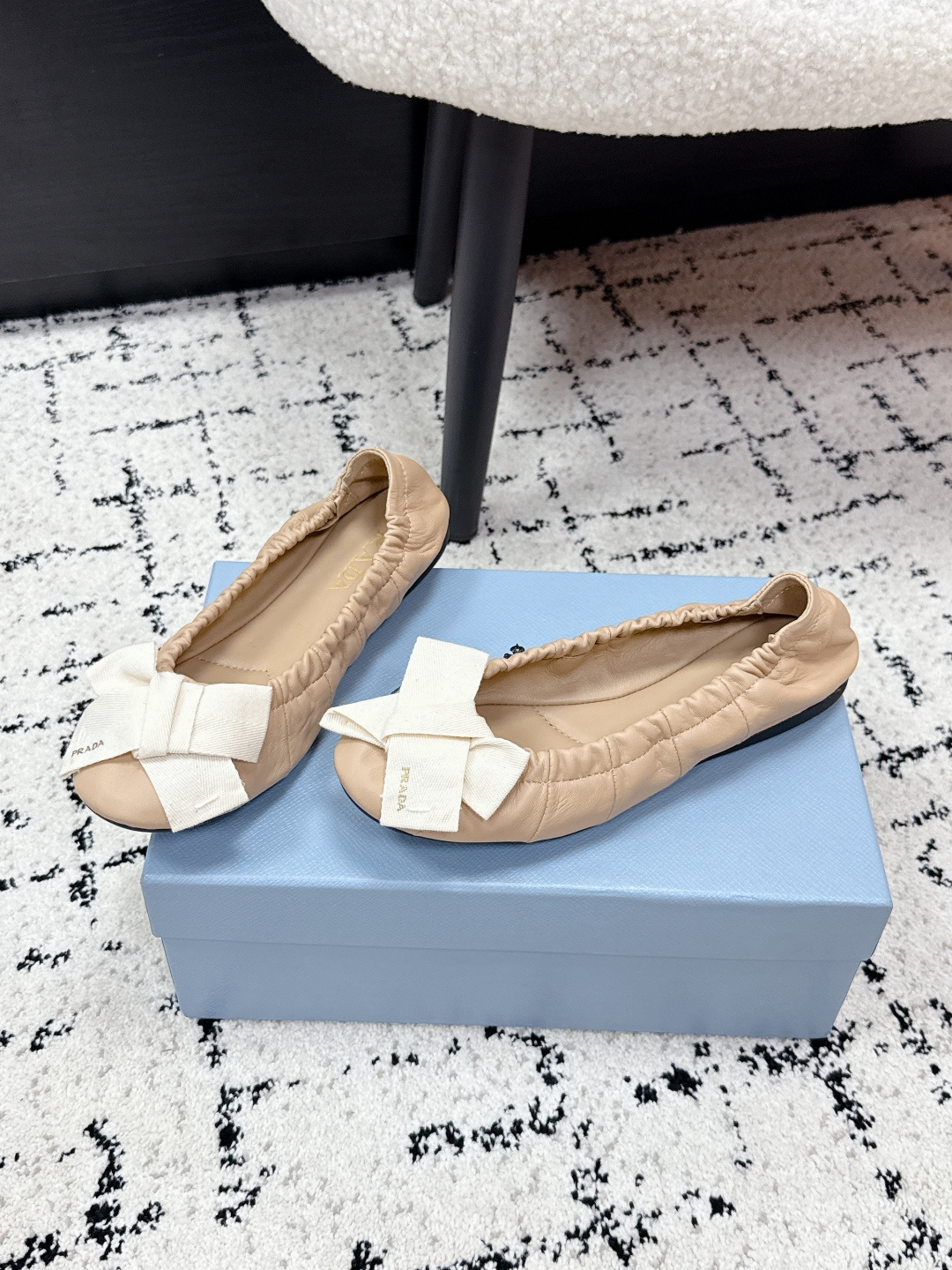 Prada Style Leather Women's Shoes style reference detail image 3 from source 784808