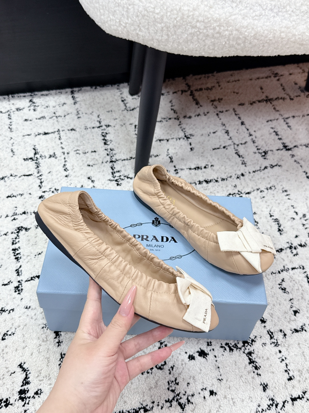 Prada Style Leather Women's Shoes style reference detail image 5 from source 784808
