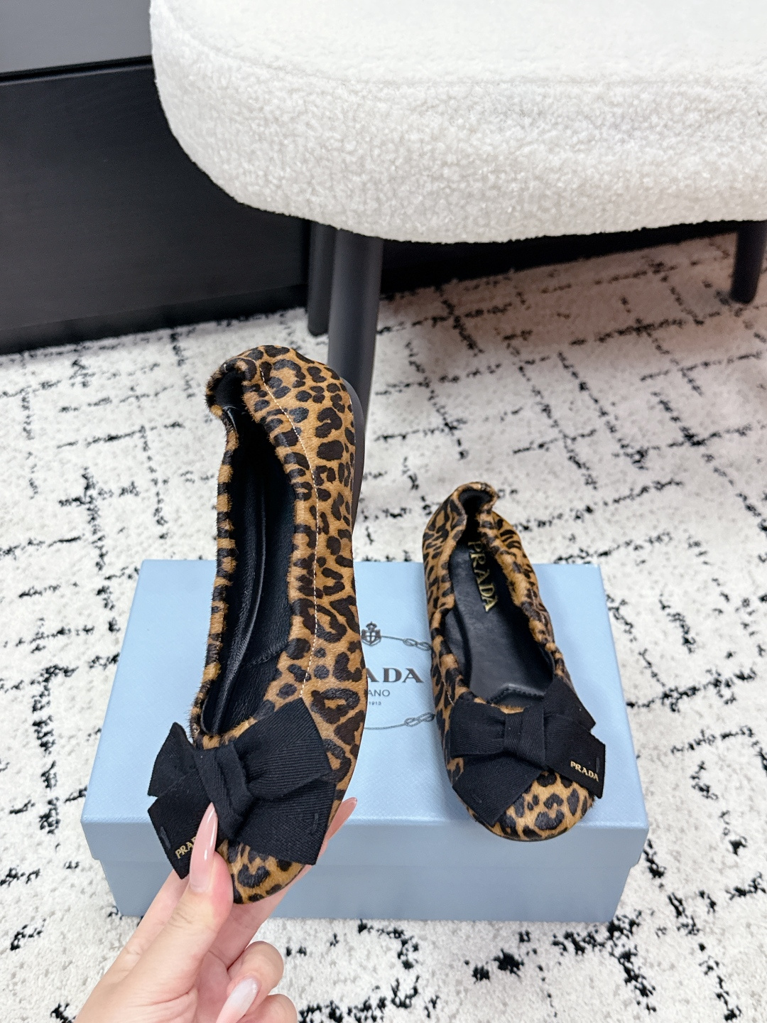 Prada Style Leather Women's Shoes style reference detail image 4 from source 784809