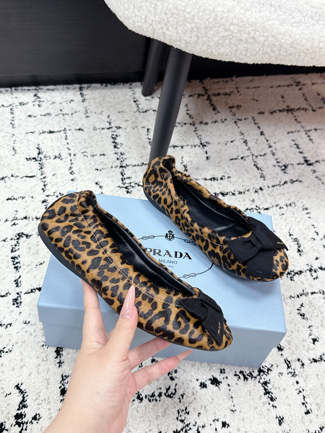 Prada Style Leather Women's Shoes style reference detail image 5 from source 784809