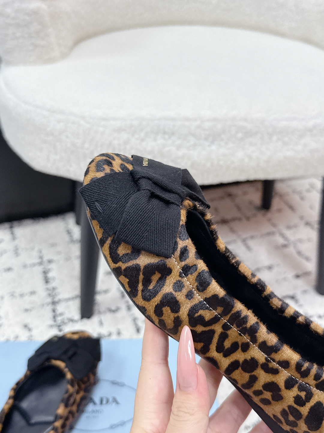 Prada Style Leather Women's Shoes style reference detail image 8 from source 784809